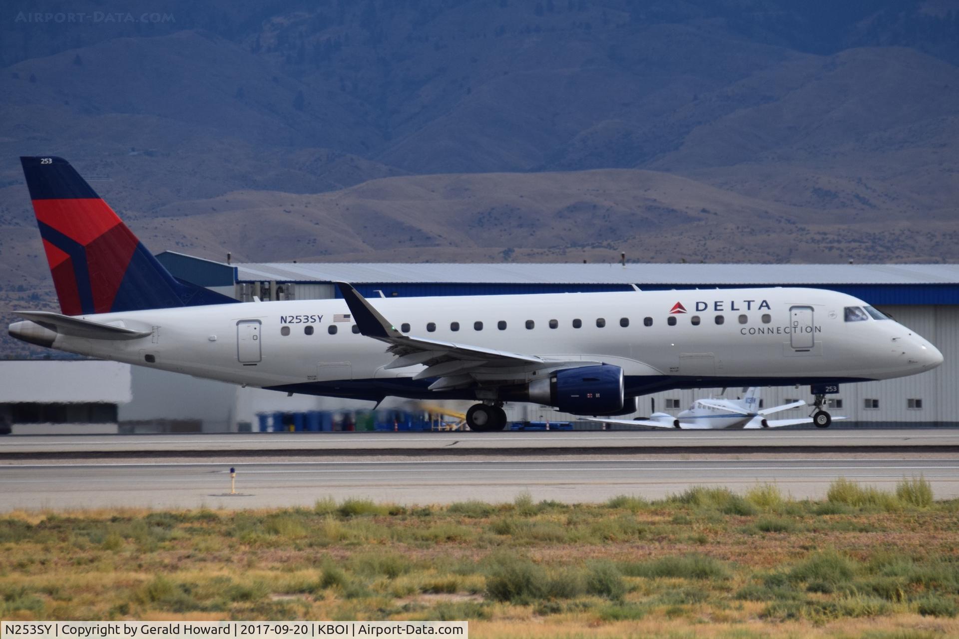 N253SY, 2016 Embraer 175LR (ERJ-170-200LR) C/N 17000620, Take off roll from RWY 10L.