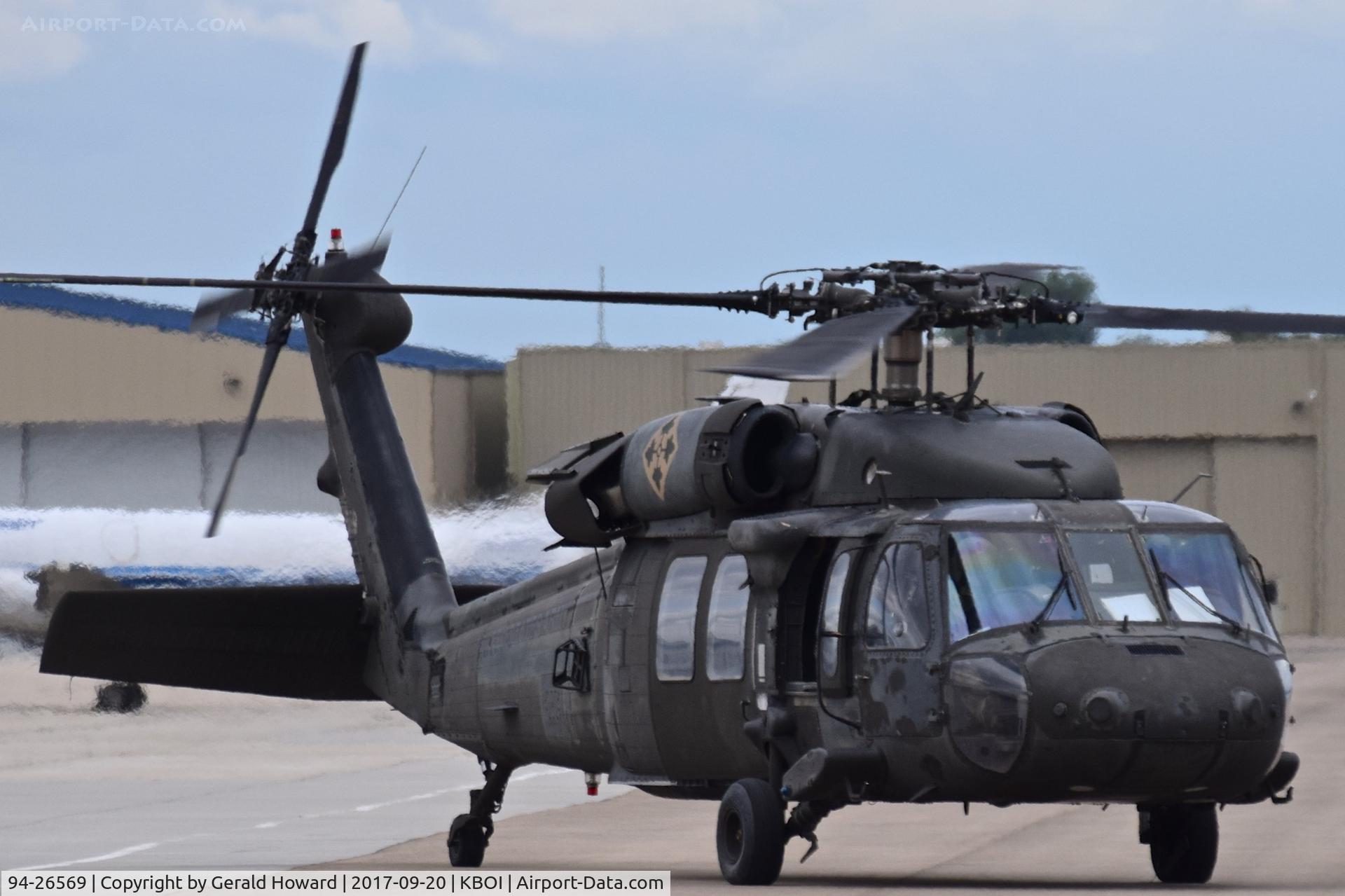 94-26569, 1994 Sikorsky UH-60L Black Hawk C/N 70.2089, Ground taxi from south GA ramp.