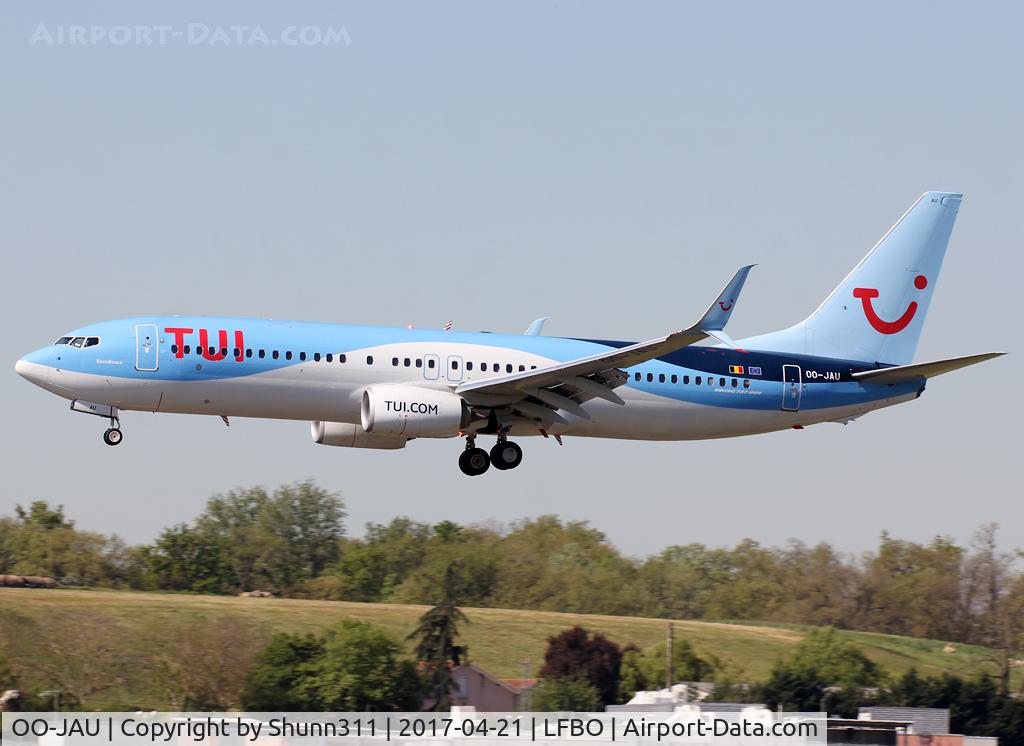 OO-JAU, 2013 Boeing 737-8K5 C/N 37250, Landing rwy 14R