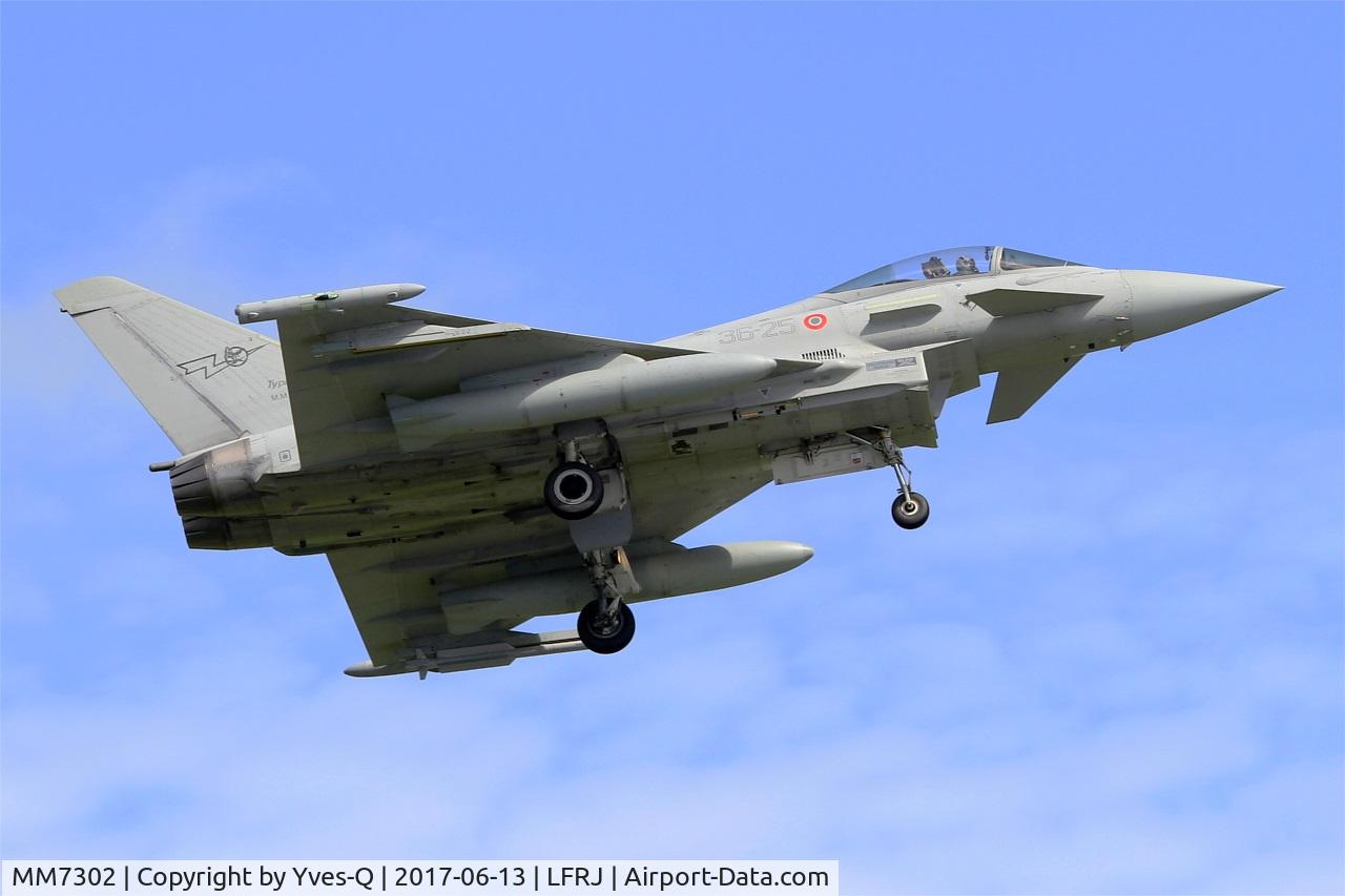 MM7302, Eurofighter EF-2000 Typhoon S C/N IS034, Eurofighter EF-2000 Typhoon S, Short approach rwy 08, Landivisiau Naval Air Base (LFRJ) Tiger Meet 2017