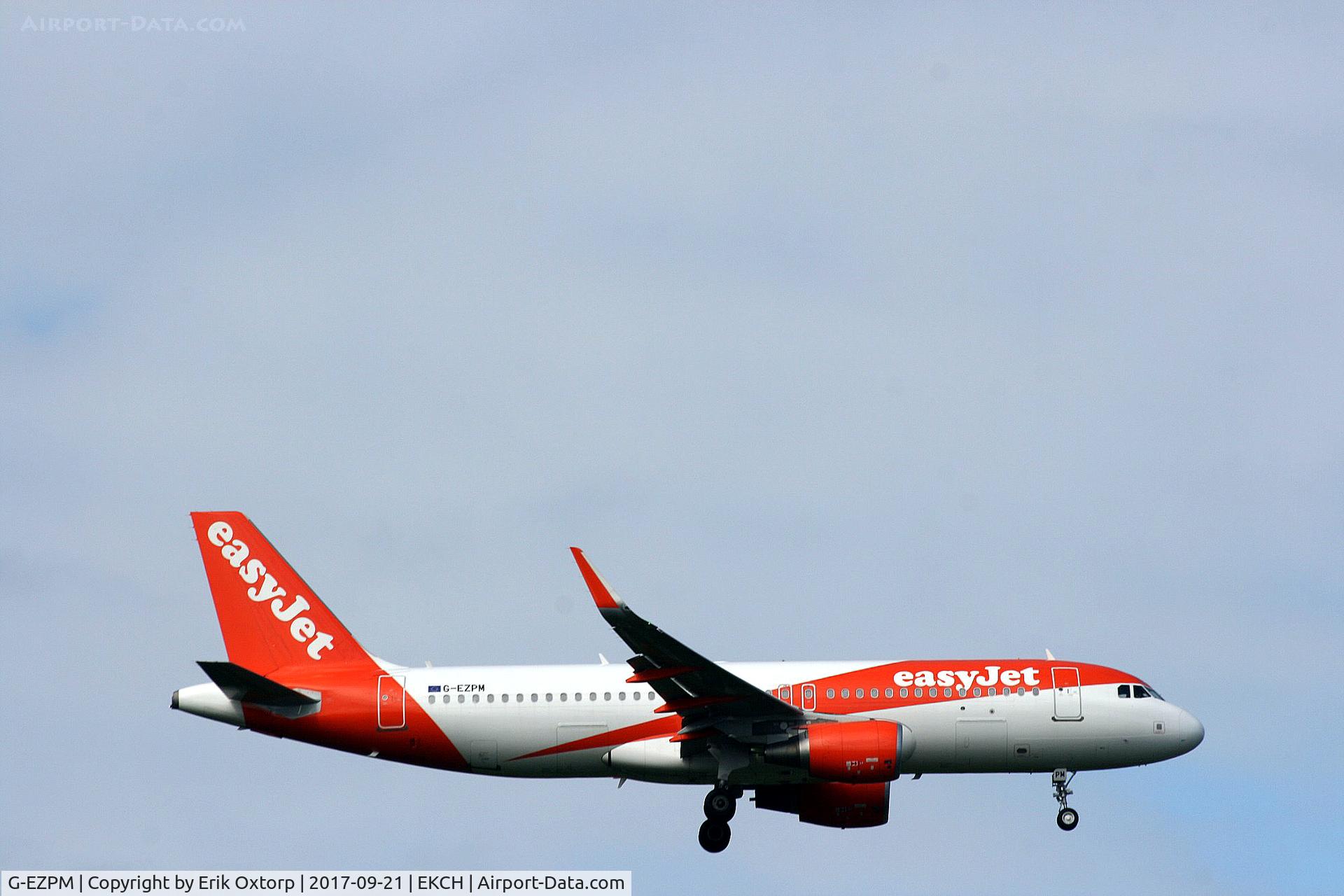 G-EZPM, 2016 Airbus A320-214 C/N 7228, G-EZPM landing rw 04L