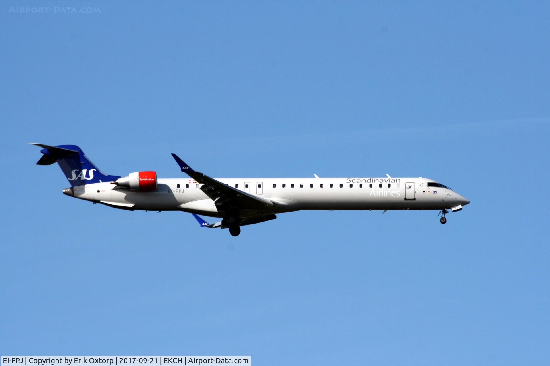 EI-FPJ, 2016 Bombardier CRJ-900 NG (CL-600-2D24) C/N 15426, EI-FPJ landing rw 04L