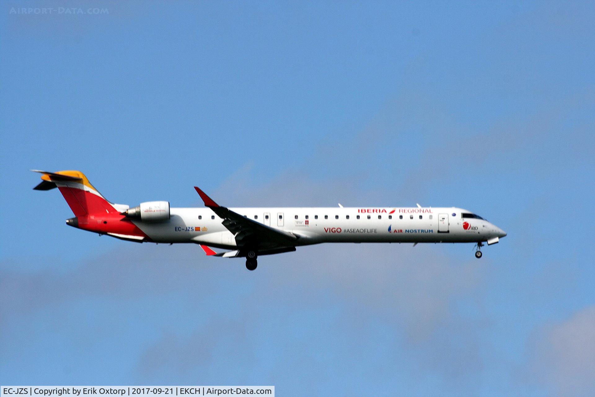 EC-JZS, 2007 Bombardier CRJ-900 (CL-600-2D24) C/N 15111, EC-JZS landing rw 04L