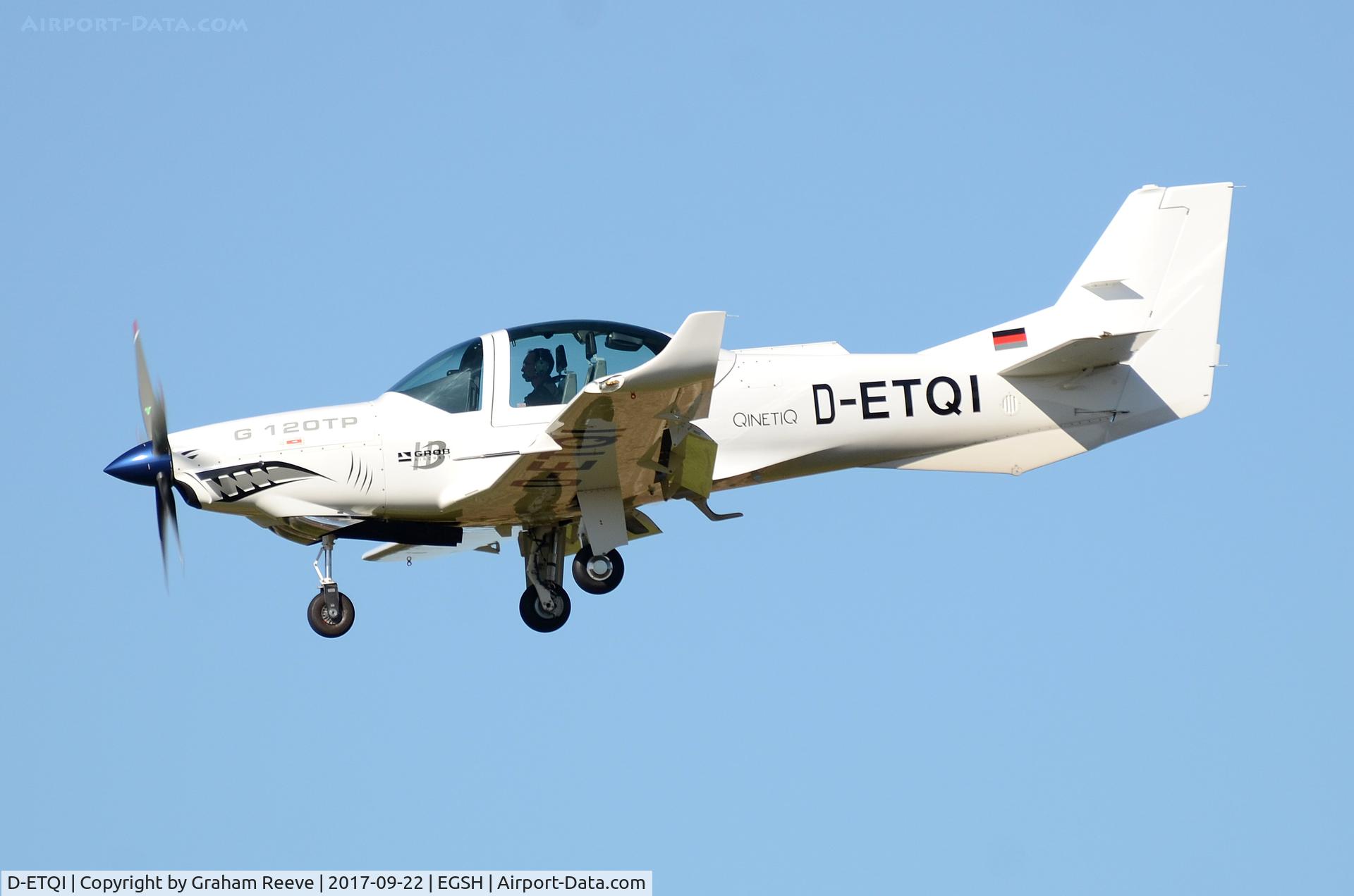 D-ETQI, Grob G-120TP C/N Not found G-ETQI, Landing at Norwich.
