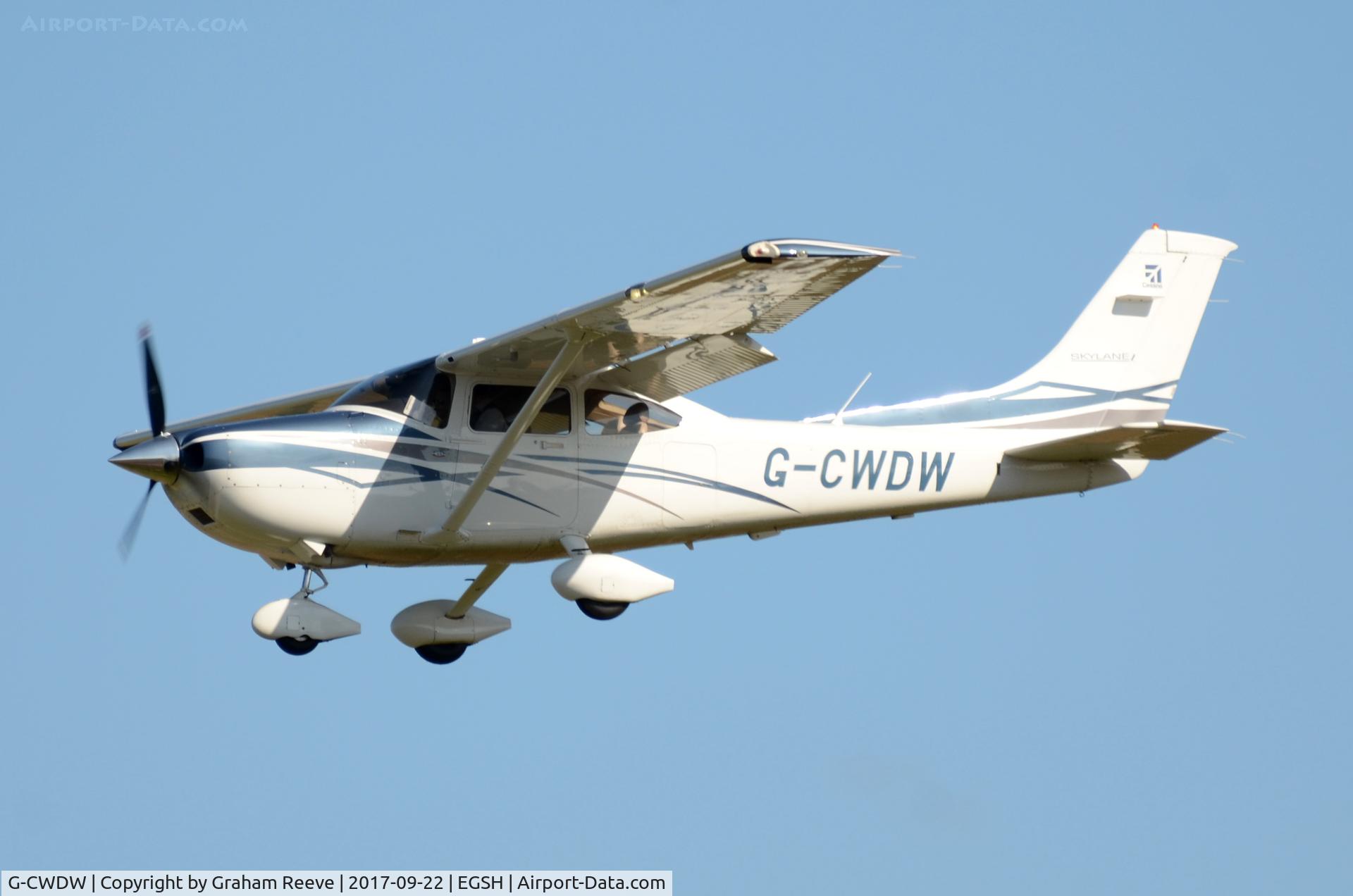 G-CWDW, 2007 Cessna 182T Skylane C/N 18281946, Landing at Norwich.