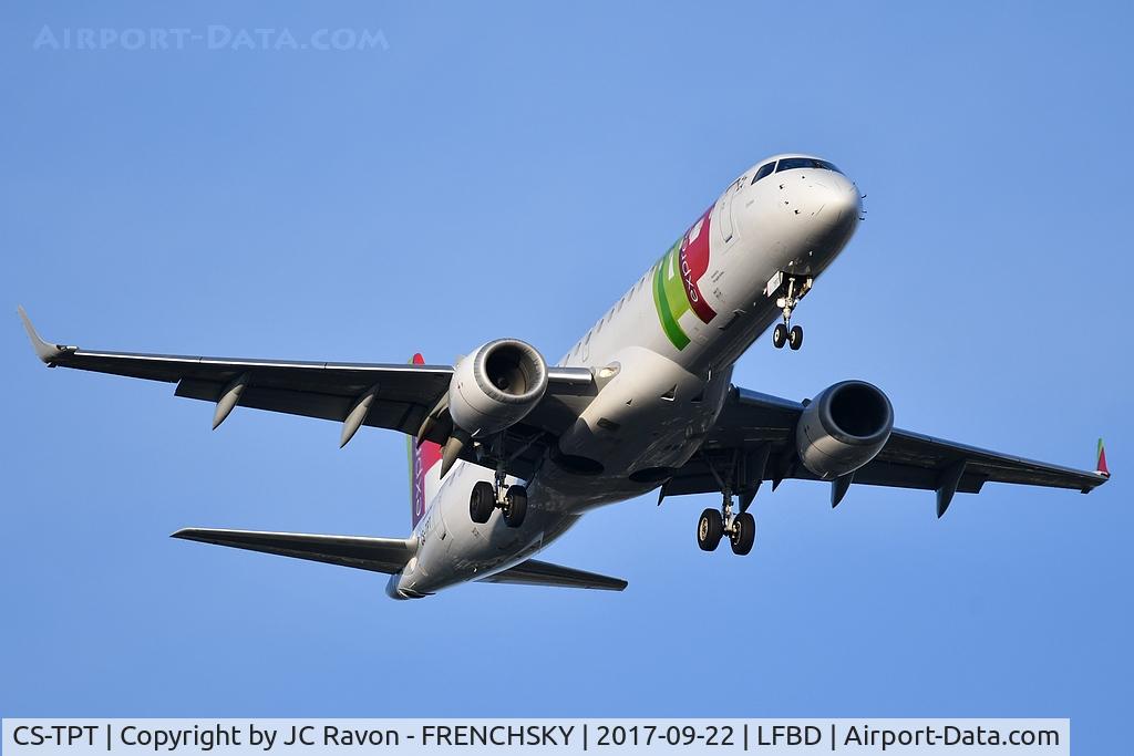 CS-TPT, 2011 Embraer 190LR (ERJ-190-100LR) C/N 19000495, TAP Express TP466 from Lisbon (LIS) landing runway 23