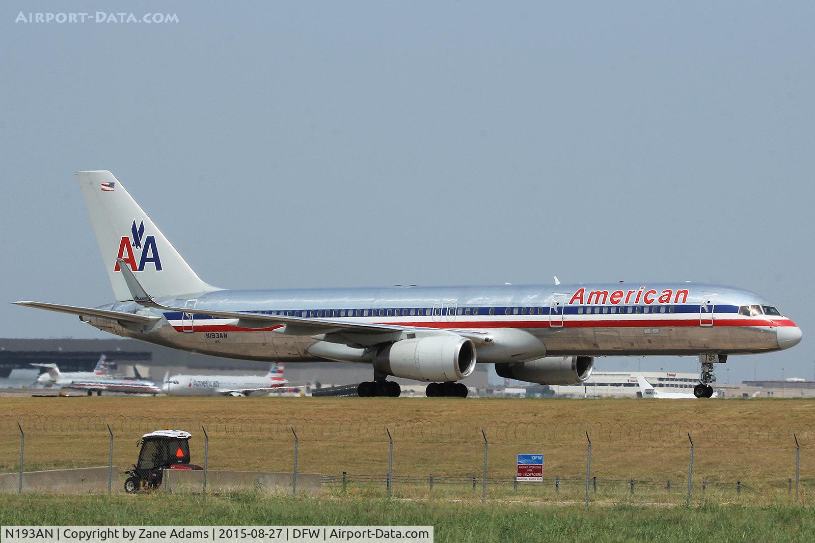 N193AN, 2001 Boeing 757-223 C/N 32387, At DFW Airport