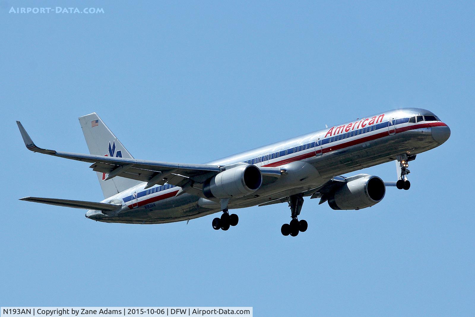 N193AN, 2001 Boeing 757-223 C/N 32387, Arriving at DFW Airport