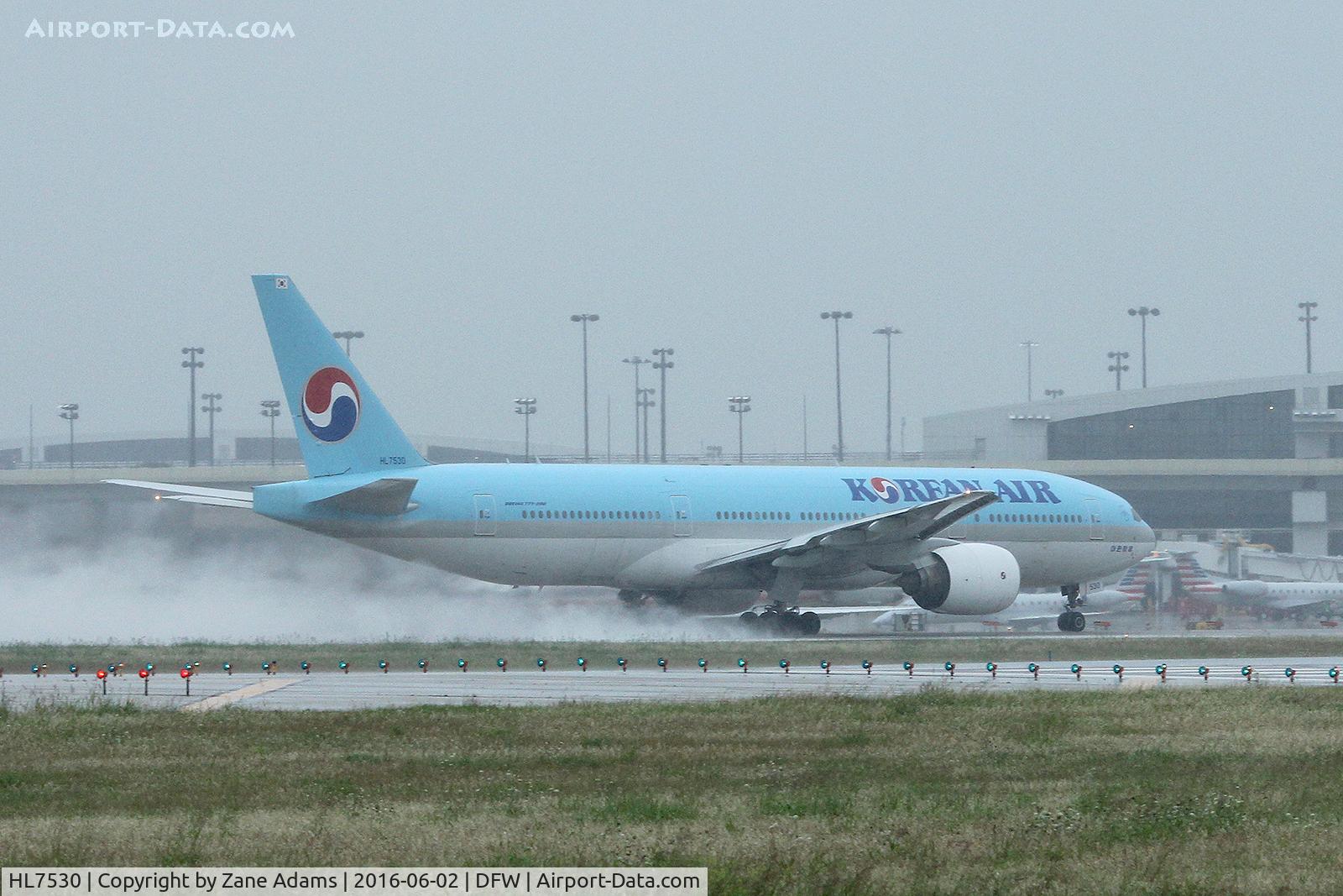 HL7530, 1997 Boeing 777-2B5/ER C/N 27945, Departing  DFW Airport