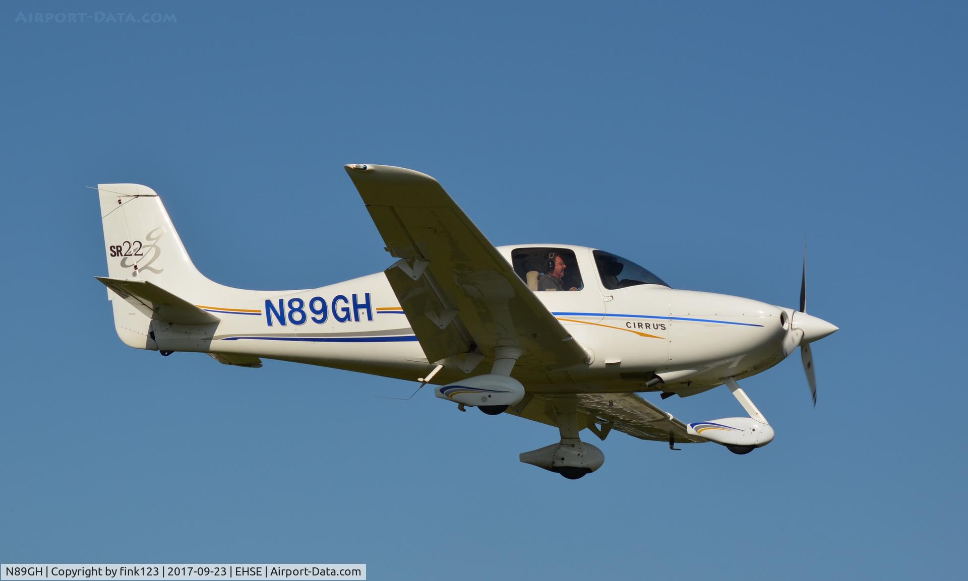 N89GH, 2004 Cirrus SR22 G2 C/N 1178, CIRRUS 22 LANDING RUNWAY 07