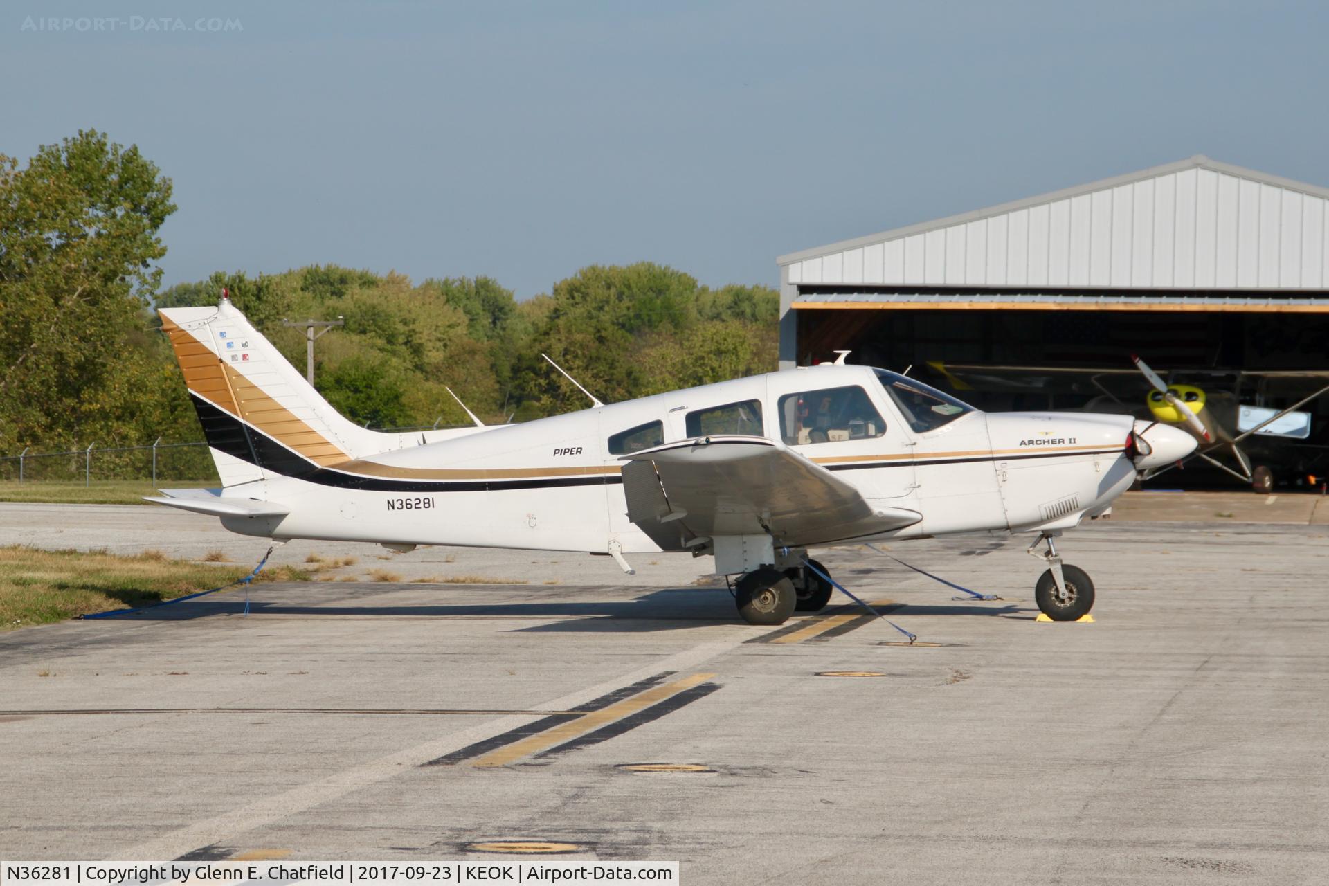 N36281, 1978 Piper PA-28-181 C/N 28-7890503, In for the pancakes