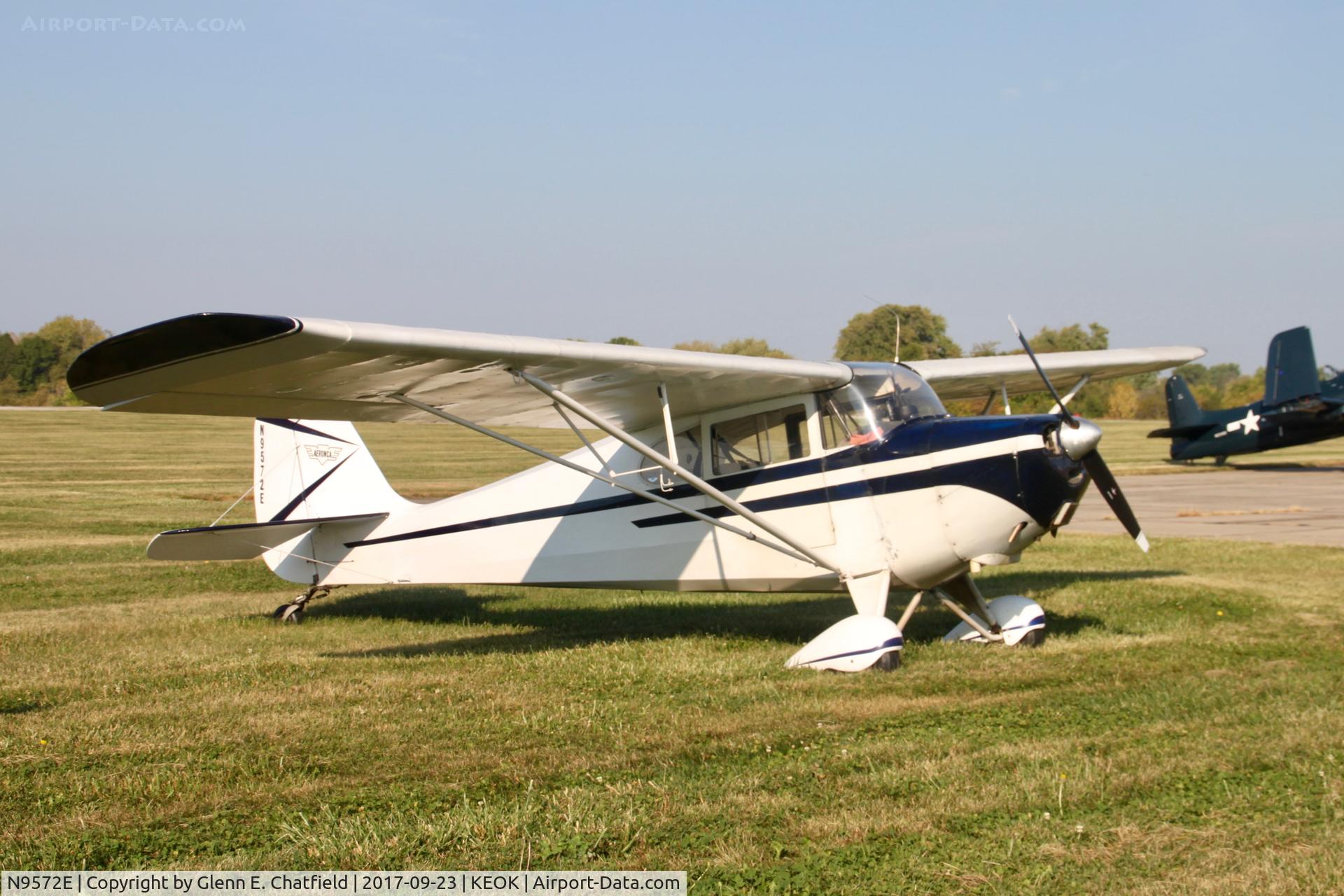N9572E, 1946 Aeronca 11AC Chief C/N 11AC-1209, In for the pancakes