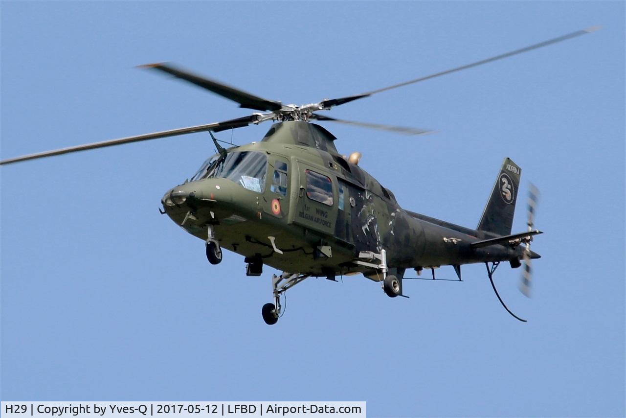 H29, Agusta A-109BA C/N 0329, Agusta A-109BA, Short approach rwy 23, Bordeaux-Mérignac Air Base 106 (LFBD-BOD) Open day 2017