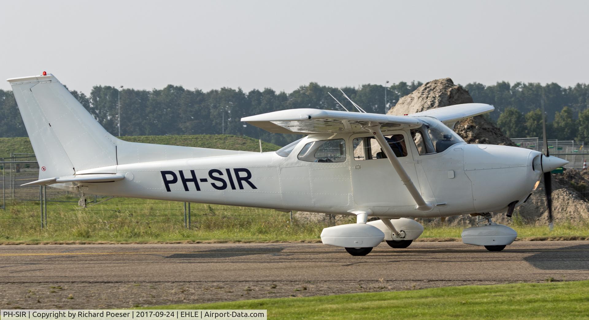 PH-SIR, Reims F172M Skyhawk C/N 1263, Back from Hungary all white.