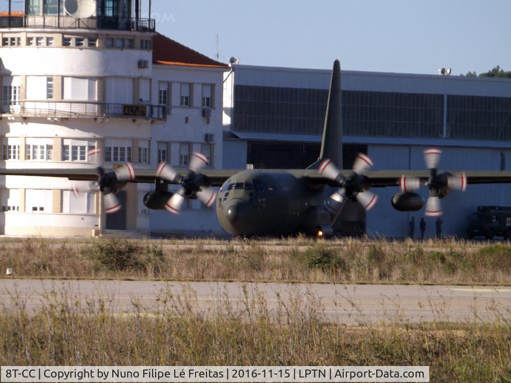8T-CC, 1967 Lockheed C-130K Hercules C.1 C/N 382-4257, Taxiing.