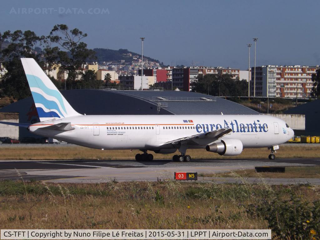 CS-TFT, 1993 Boeing 767-3Y0/ER C/N 26208, Ready for take-off.