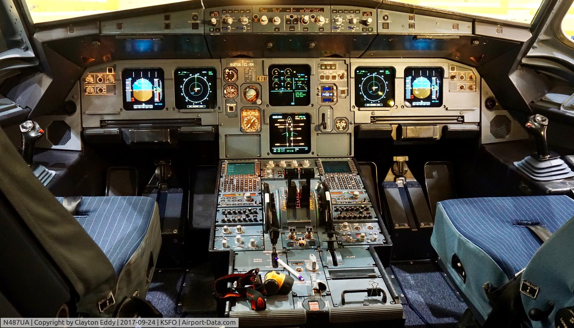 N487UA, 2002 Airbus A320-232 C/N 1669, SFO 2017.