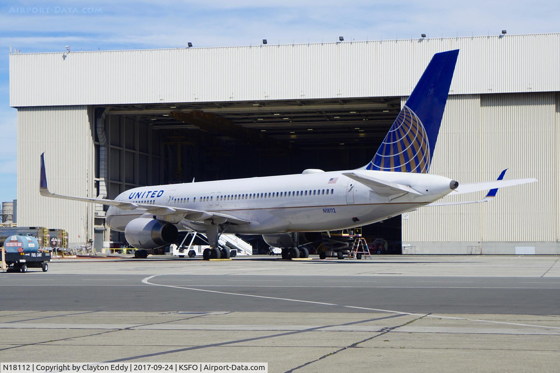 N18112, 1995 Boeing 757-224 C/N 27302, SFO 2017.