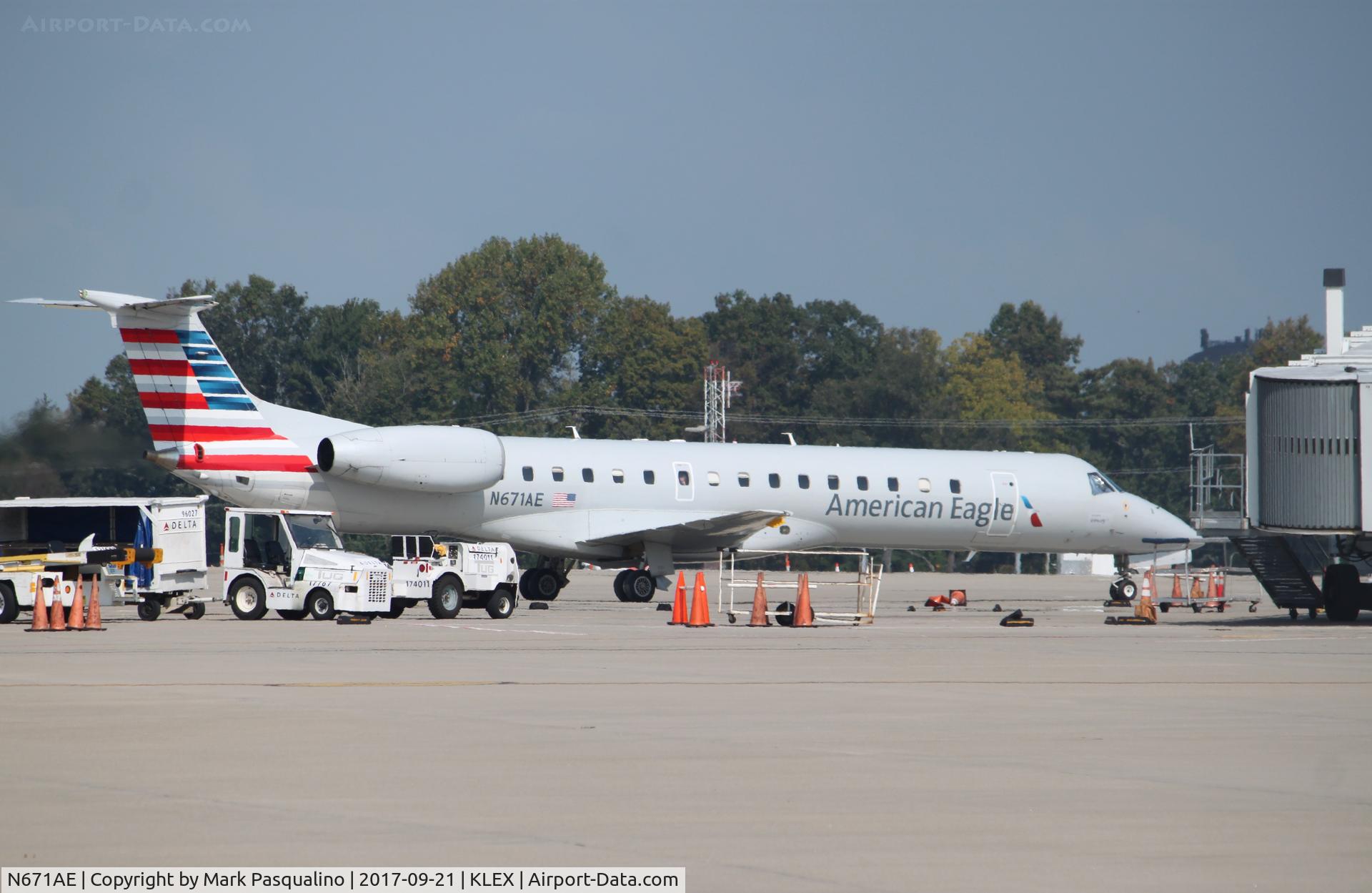 N671AE, 2004 Embraer ERJ-145LR (EMB-145LR) C/N 145793, EMB-145LR