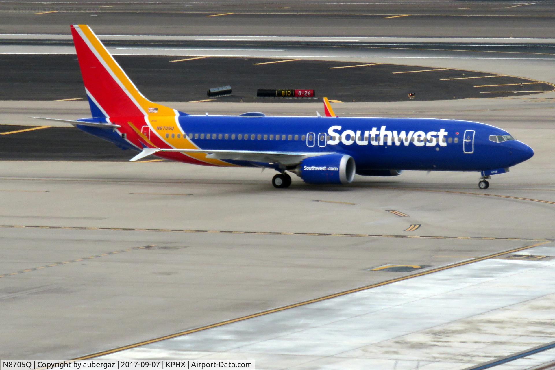 N8705Q, 2016 Boeing 737-8 C/N 42558, PHX arrival of delivery flight.