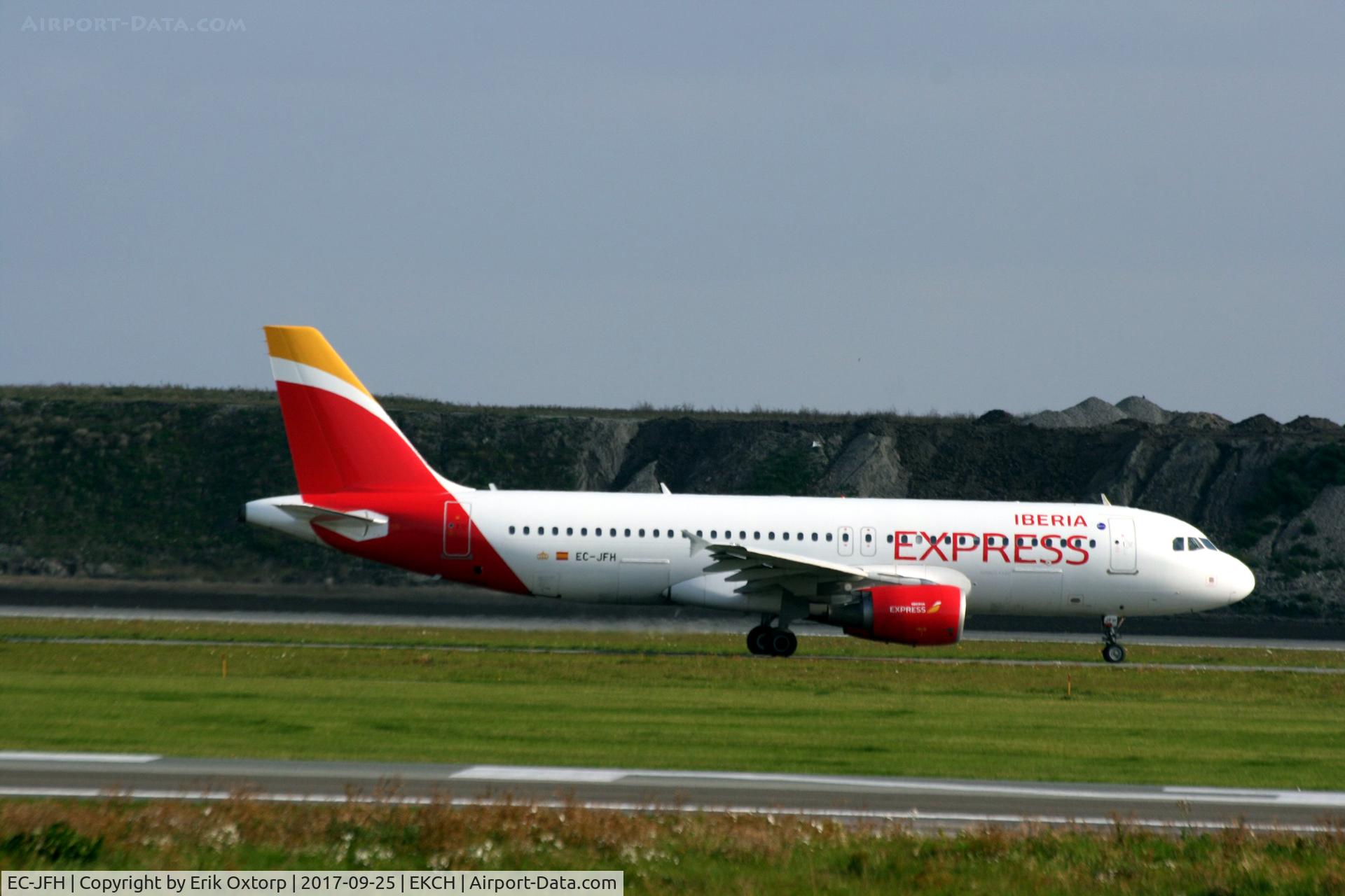 EC-JFH, 2003 Airbus A320-214 C/N 2104, EC-JFH taxing for takeoff