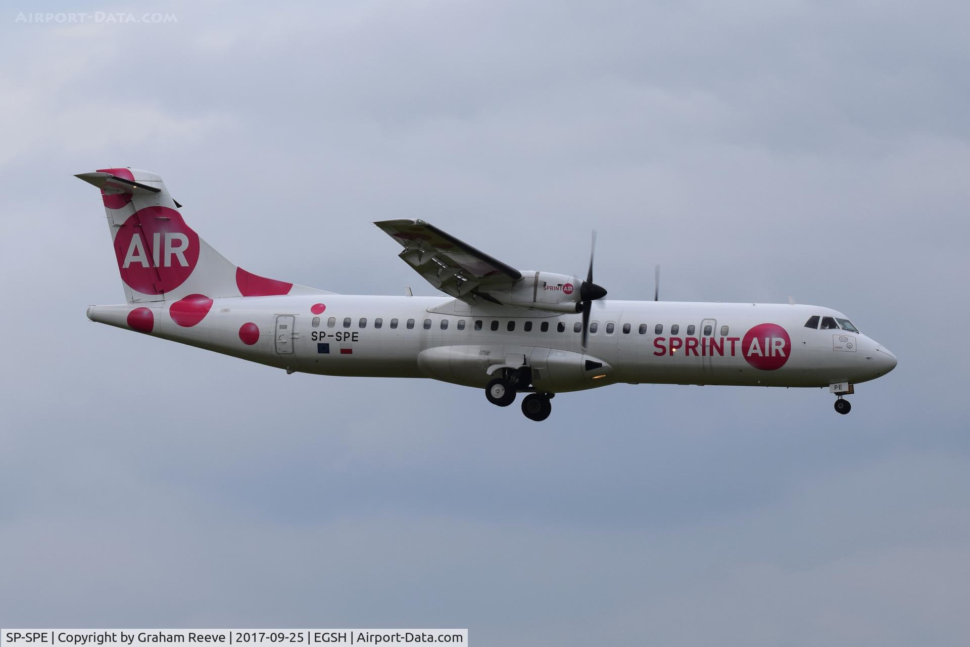 SP-SPE, 1995 ATR 72-202 C/N 441, Landing at Norwich.