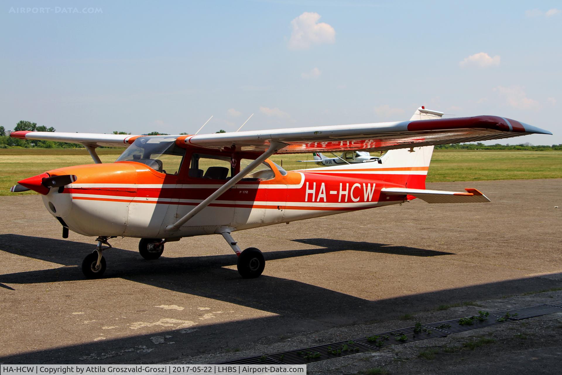 HA-HCW, Reims F172M Skyhawk C/N 1011, Budaörs Airport, Hungary