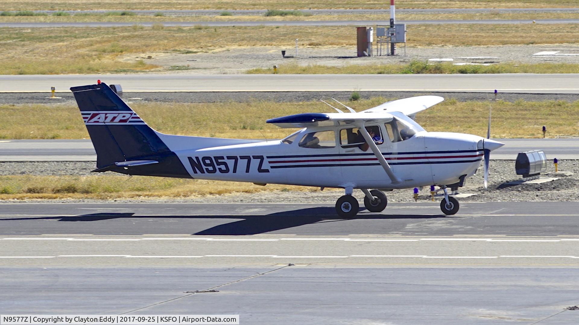 N9577Z, 1998 Cessna 172R C/N 17280528, Livermore Airport California 2017.