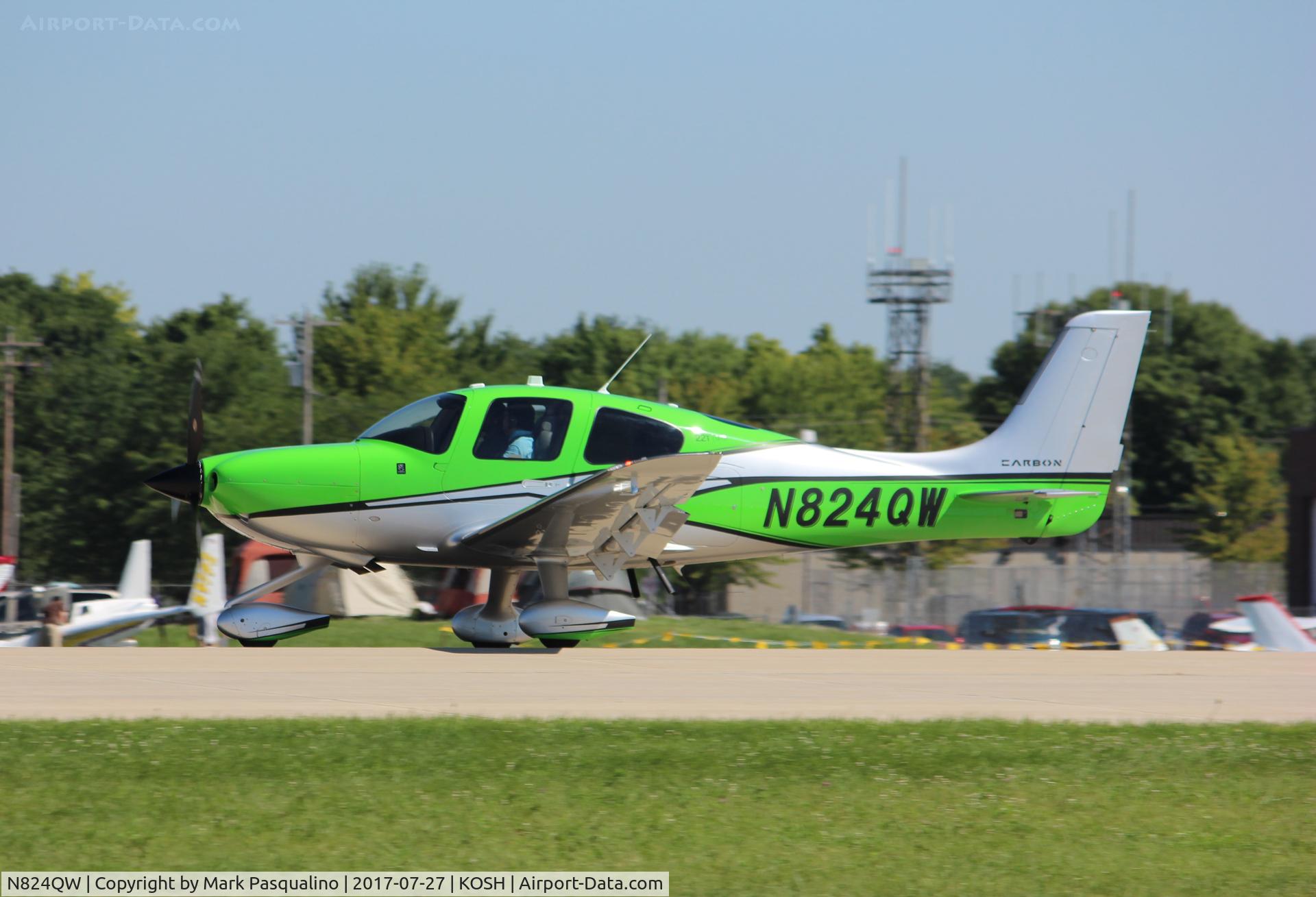 N824QW, 2017 Cirrus SR22T Carbon C/N 1517, Cirrus SR22T