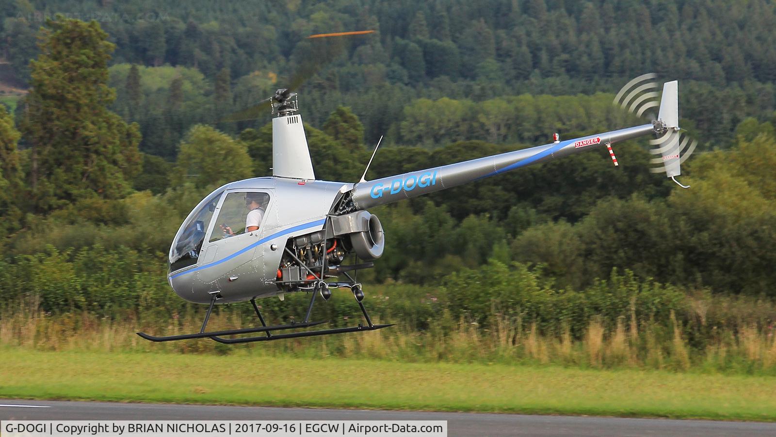 G-DOGI, 1993 Robinson R22 Beta C/N 2389, Stop over.