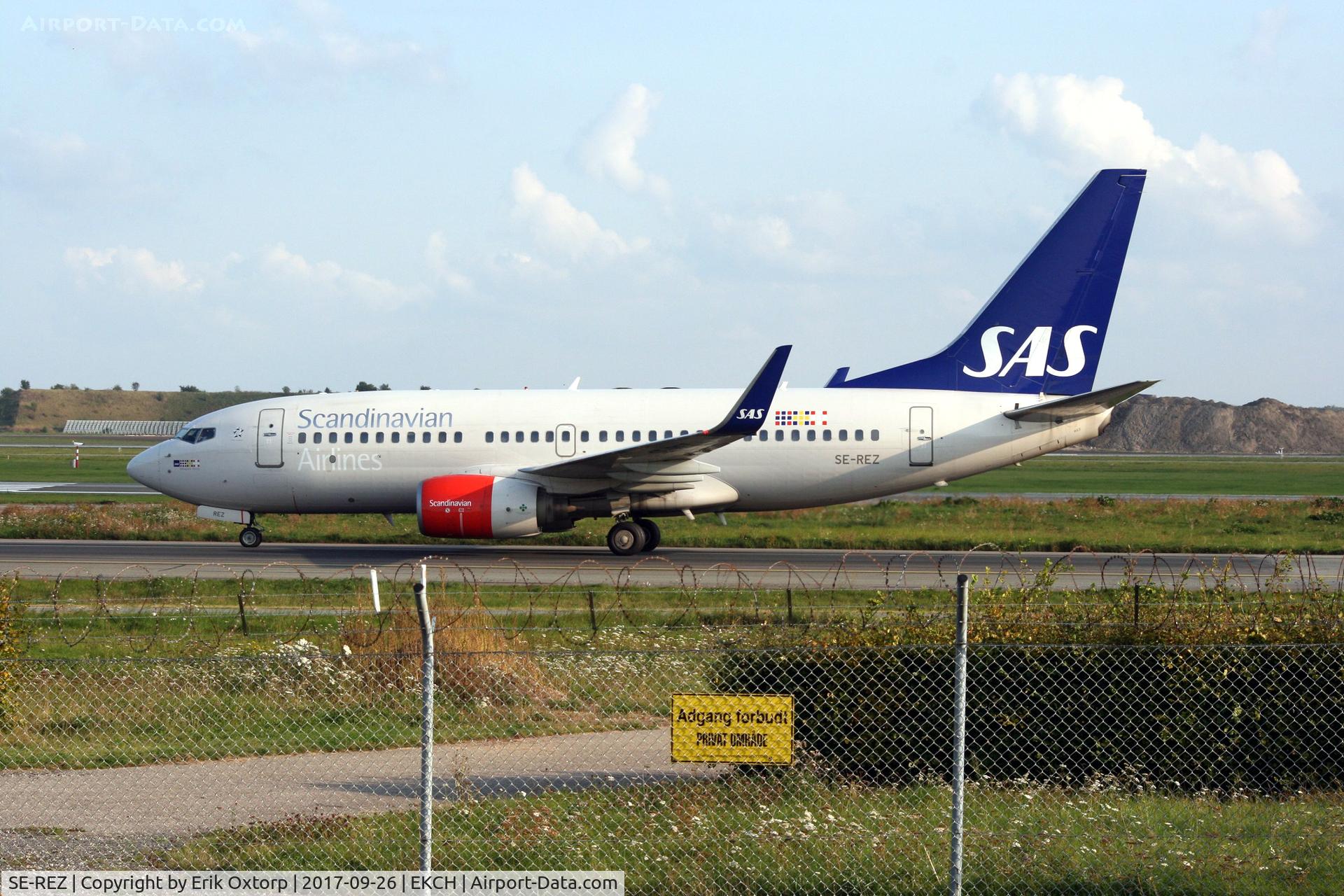 SE-REZ, 2003 Boeing 737-76N C/N 32738, SE-REZ landed rw 04L