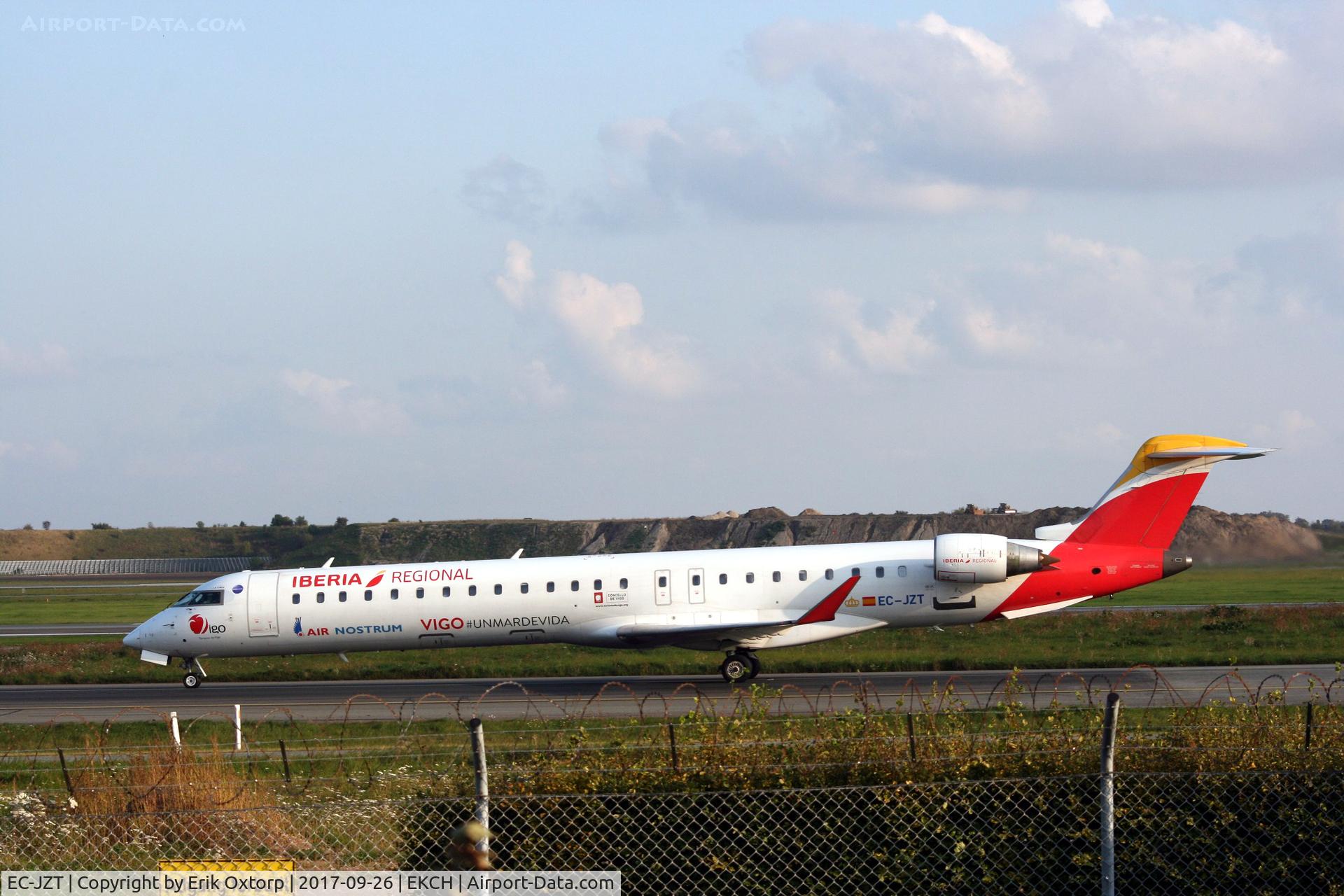 EC-JZT, 2006 Canadair CRJ-900ER (CL-600-2D24) C/N 15113, EC-JZT landed rw 04L