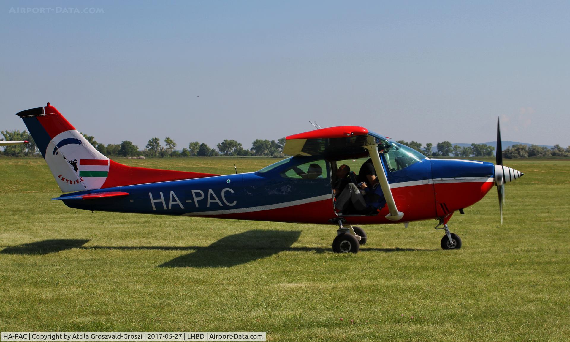 HA-PAC, Reims F182Q C/N 0118, Börgönd Airport, Hungary