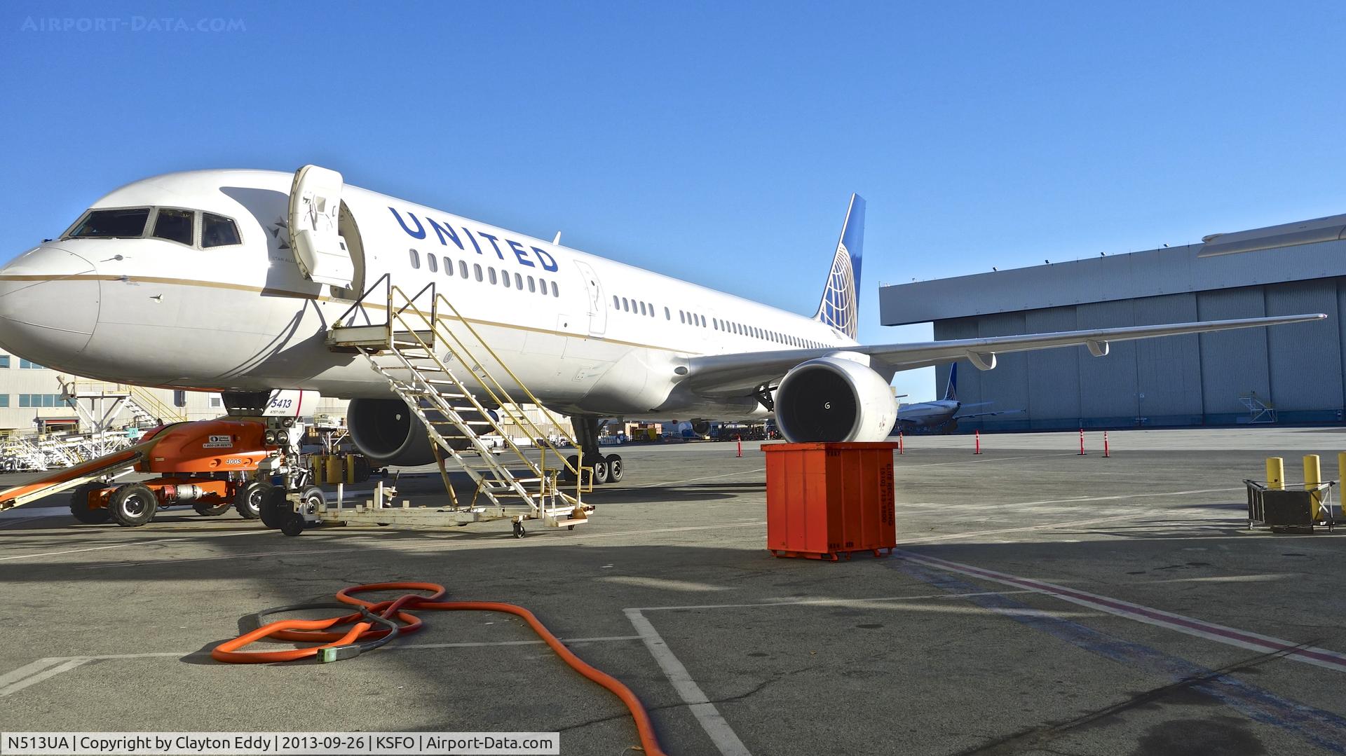 N513UA, 1990 Boeing 757-222 C/N 24810, SFO 2013.