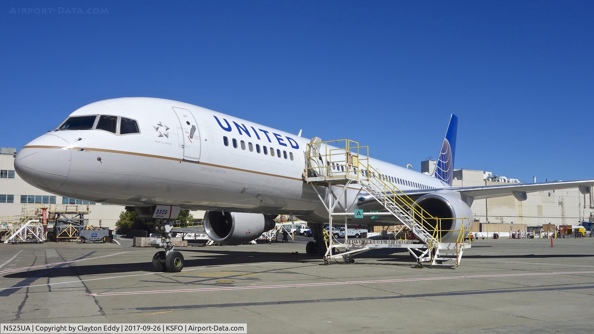 N525UA, 1991 Boeing 757-222 C/N 24978, SFO 2013.