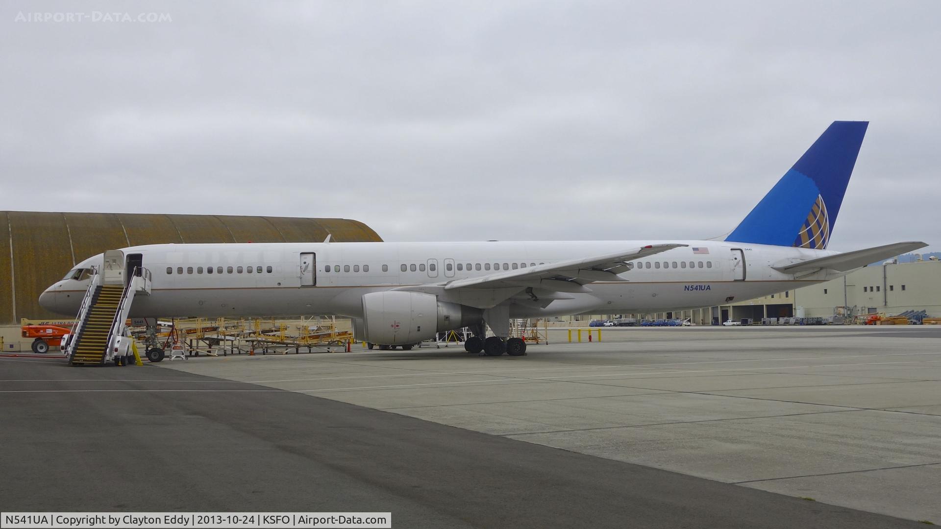 N541UA, 1991 Boeing 757-222 C/N 25253, SFO 2013.