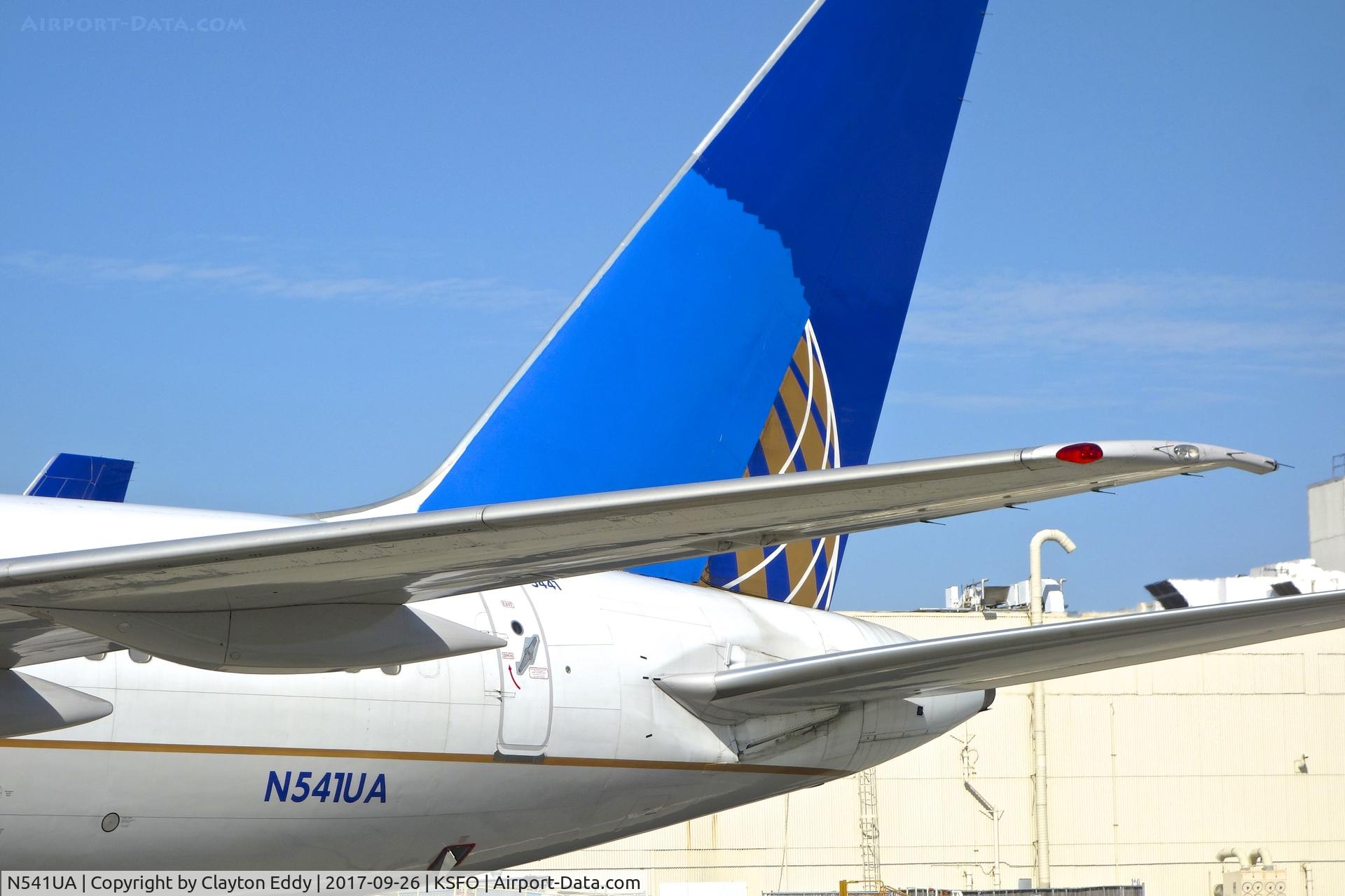 N541UA, 1991 Boeing 757-222 C/N 25253, SFO 2013.