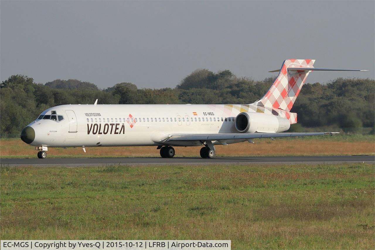 EC-MGS, 2000 Boeing 717-2CM C/N 55061, Boeing 717-2CM, Taxiing to holding point rwy 07R, Brest-Bretagne Airport (LFRB-BES)