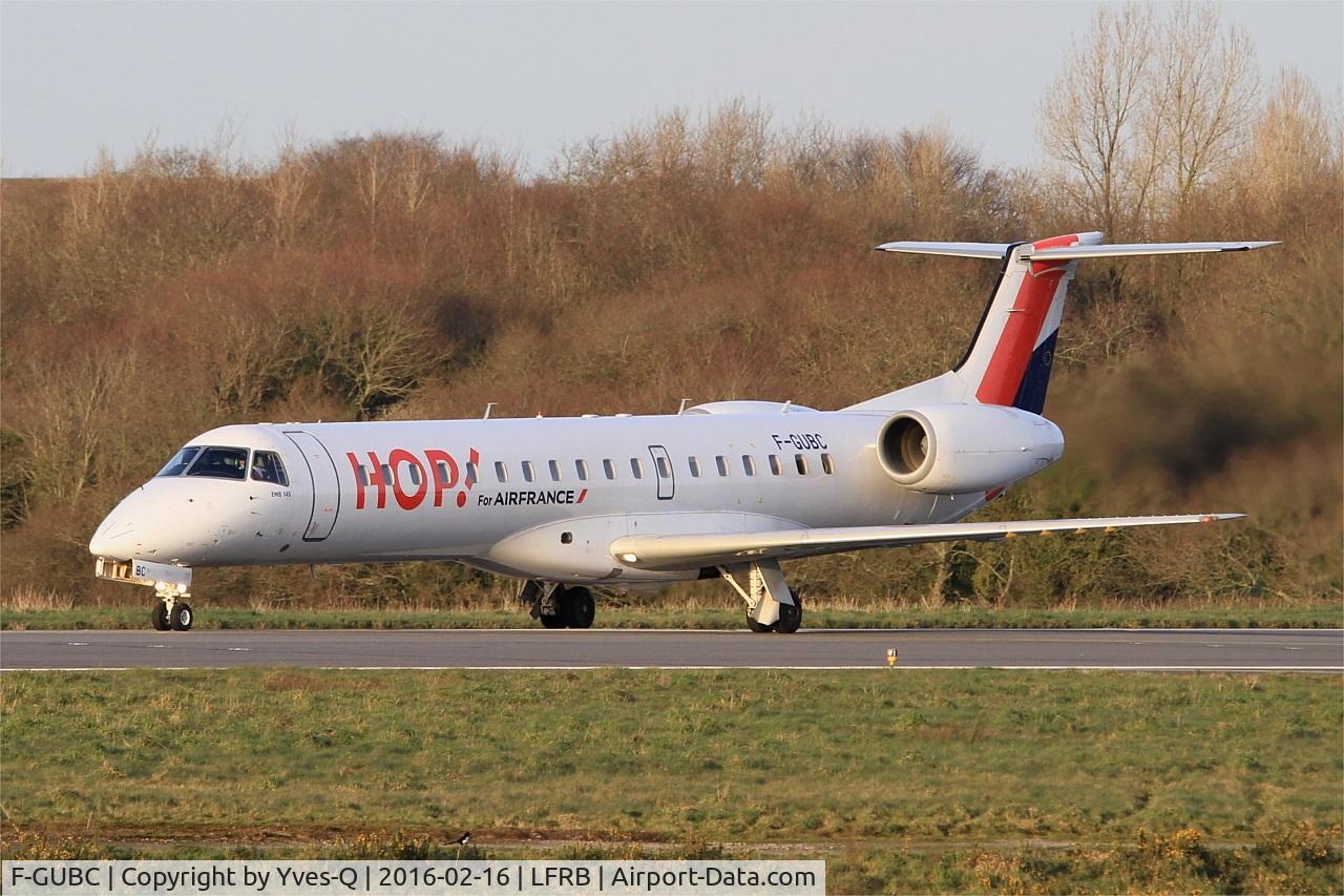 F-GUBC, 2002 Embraer ERJ-145LR (EMB-145LR) C/N 145556, Embraer ERJ-145LR, Ready to take off rwy 25L, Brest-Bretagne airport (LFRB-BES)
