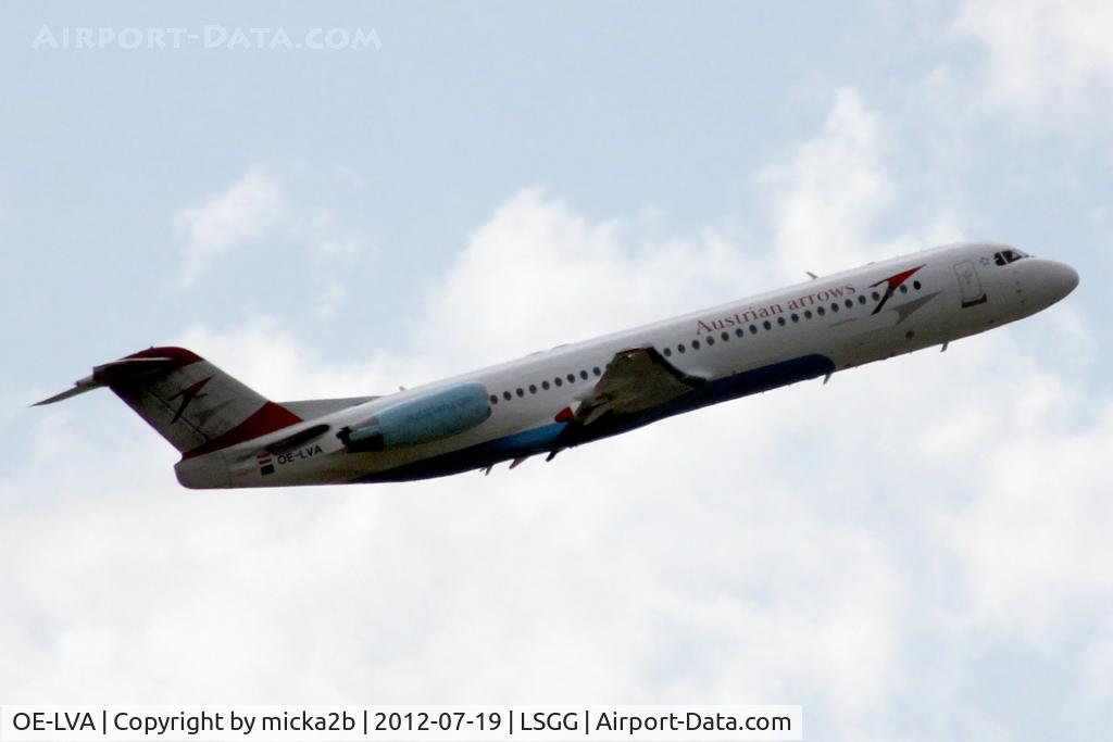 OE-LVA, 1994 Fokker 100 (F-28-0100) C/N 11490, Take off