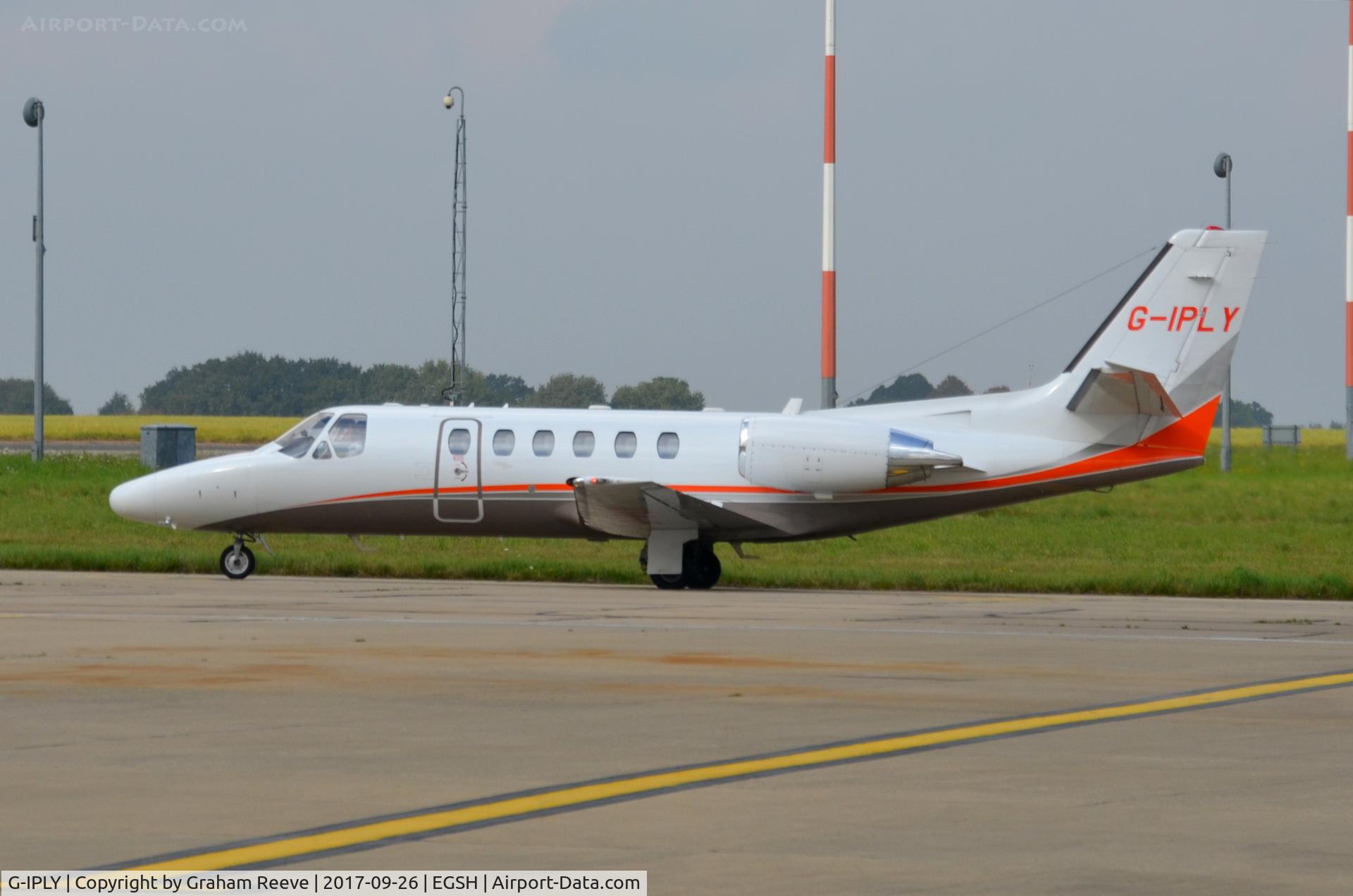 G-IPLY, 2000 Cessna 550 Citation Bravo C/N 550-0927, Just landed at Norwich.