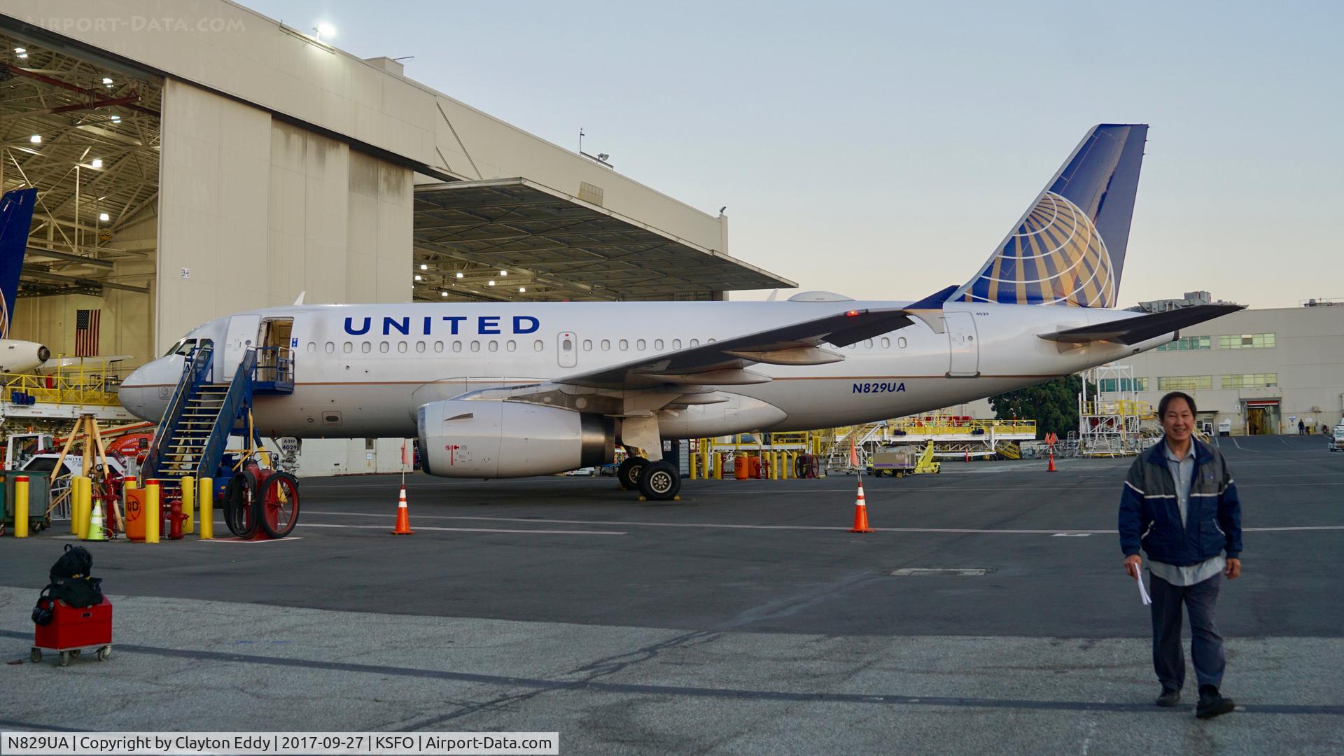 N829UA, 2000 Airbus A319-131 C/N 1211, SFO 2017.