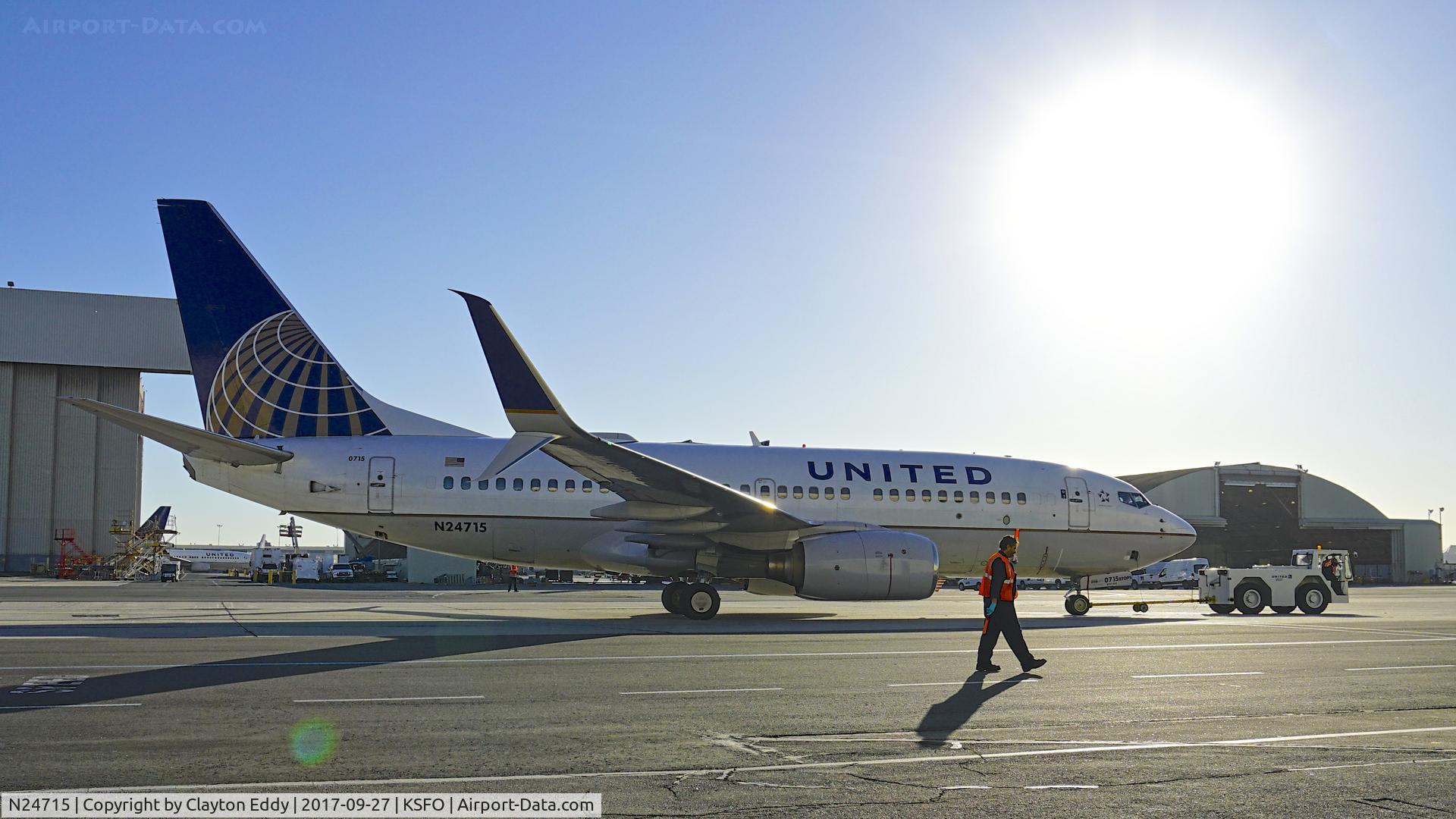 N24715, 1998 Boeing 737-724 C/N 28786, SFO 2017.