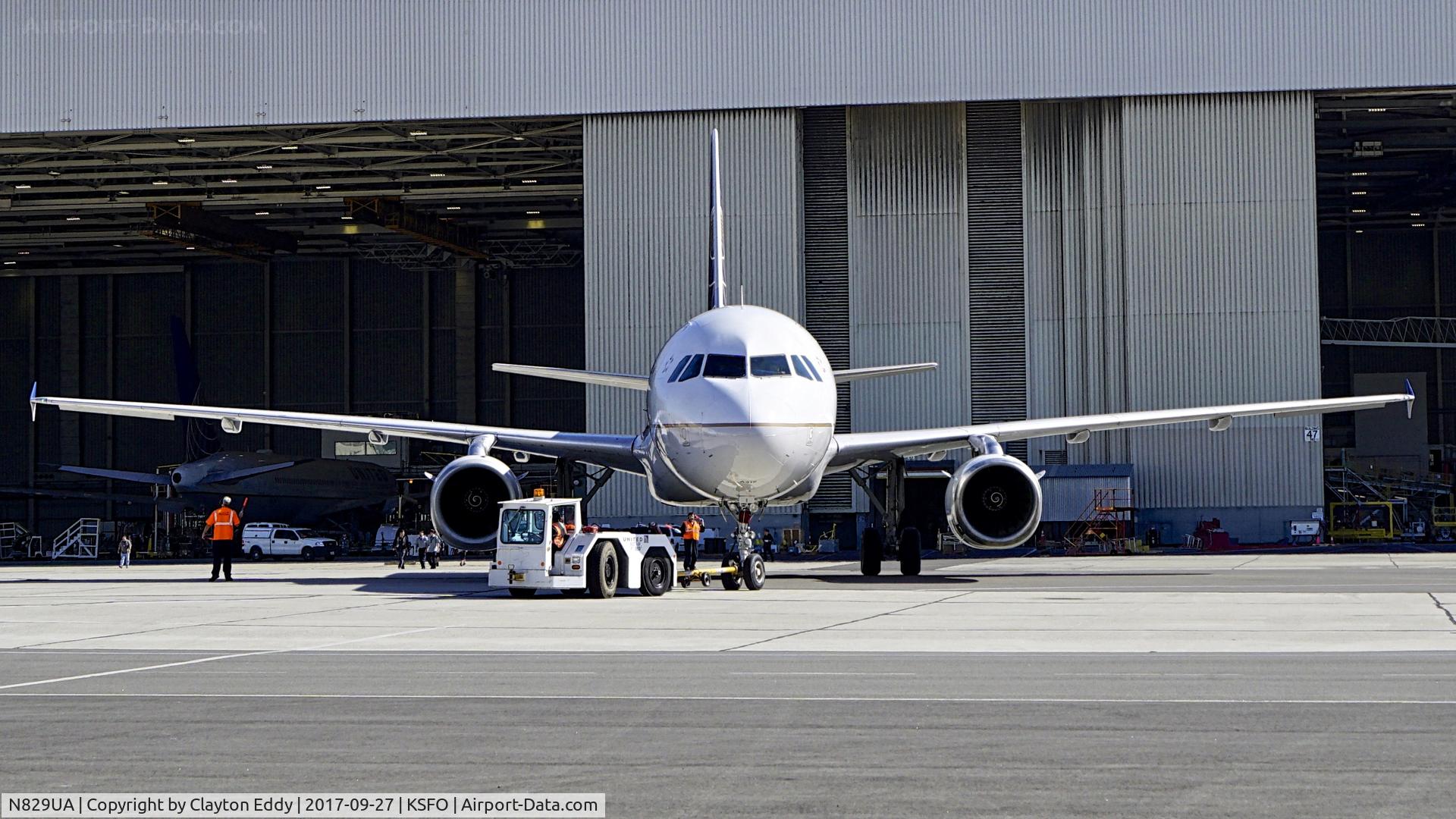 N829UA, 2000 Airbus A319-131 C/N 1211, SFO 2017.