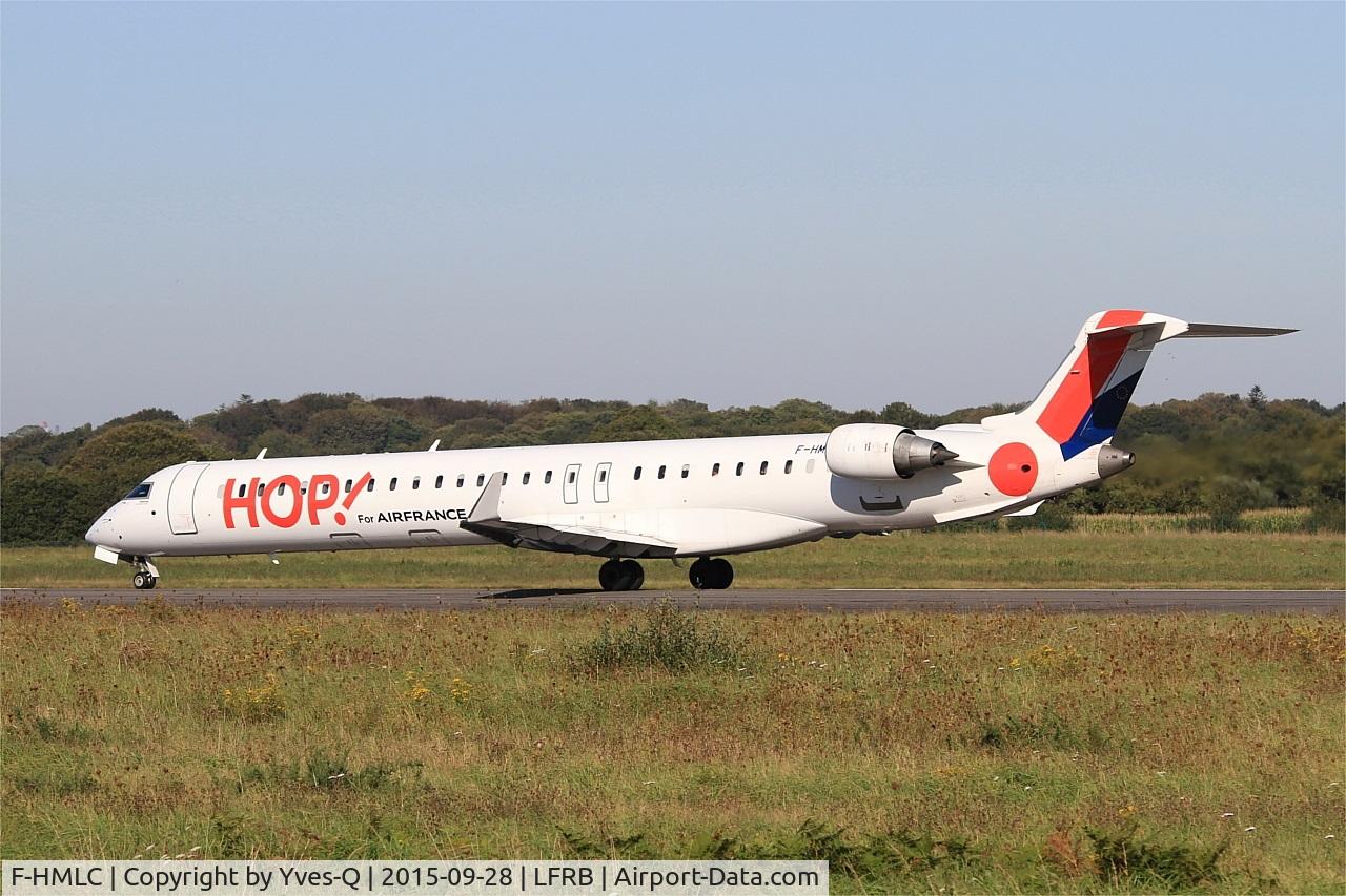 F-HMLC, 2010 Bombardier CRJ-1000EL NG (CL-600-2E25) C/N 19006, Bombardier CRJ-1000EL NG, Taxiing to holding point rwy 07R, Brest-Bretagne airport (LFRB-BES)