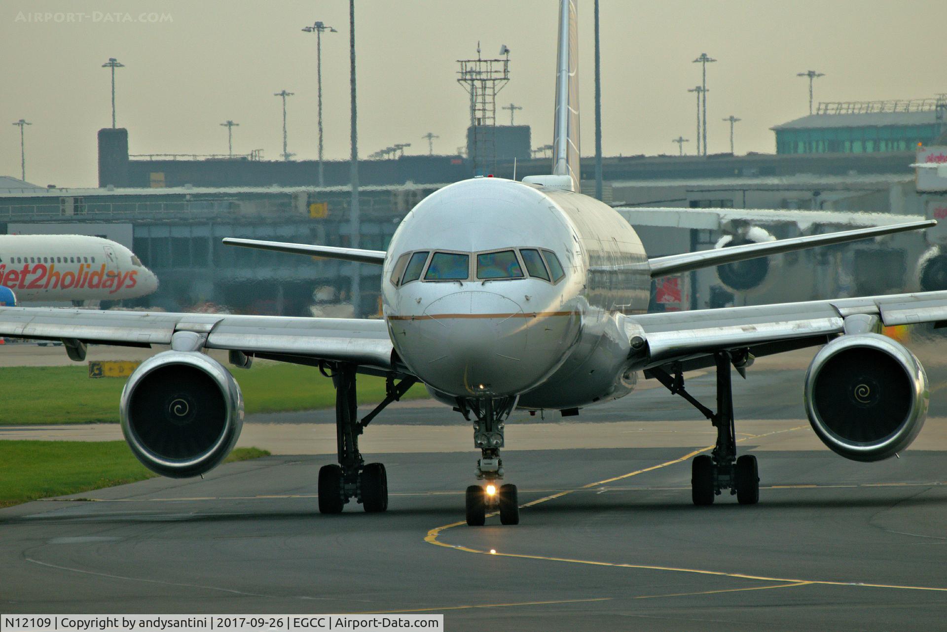 N12109, 1994 Boeing 757-224 C/N 27299, taxing out for take off