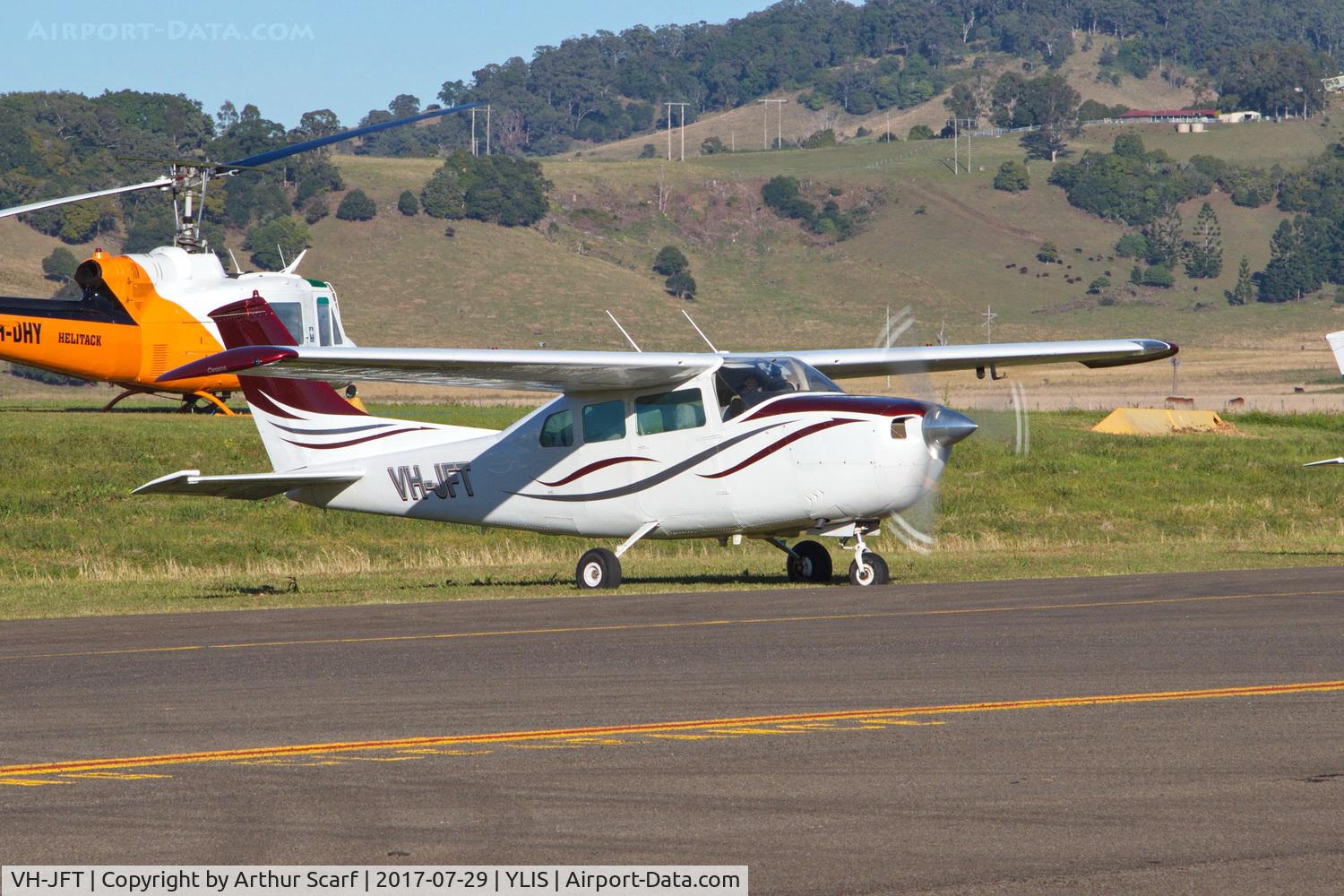 VH-JFT, Cessna 210J Centurion C/N 21059123, Lismore NSW Aviation Expo 2017