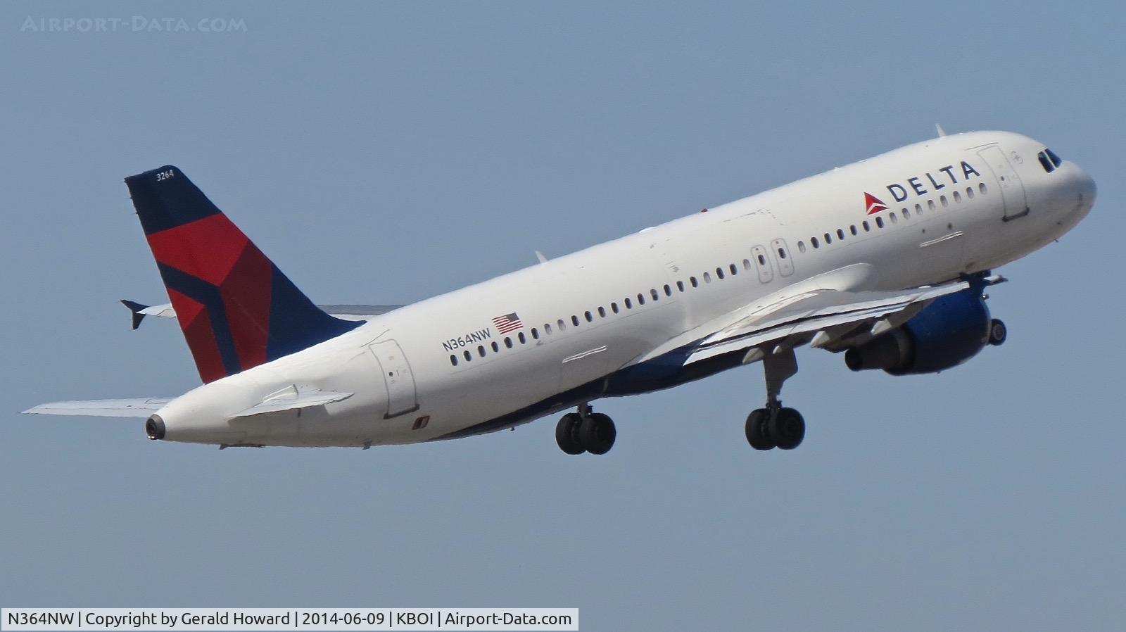 N364NW, 1999 Airbus A320-212 C/N 0962, Departing RWY 28L.