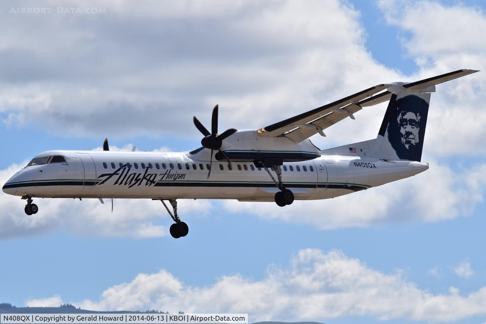 N408QX, 2001 De Havilland Canada DHC-8-402 Dash 8 C/N 4050, Landing RWY 28R.