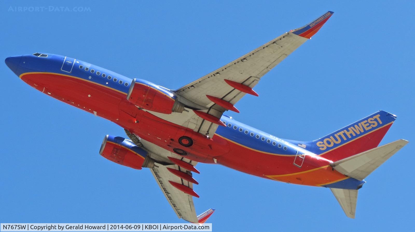 N767SW, 2000 Boeing 737-7H4 C/N 29807, Departing RWY 10L.